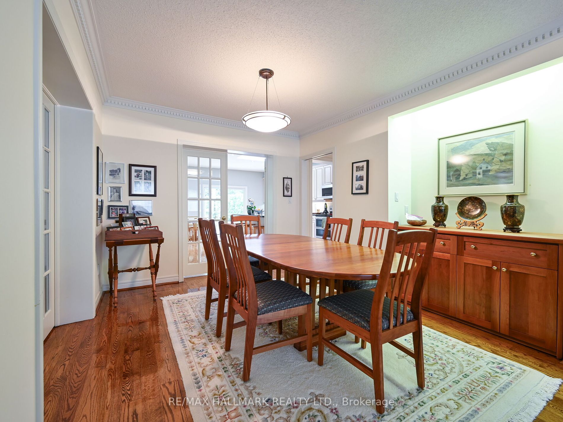 98 Dinnick Cres