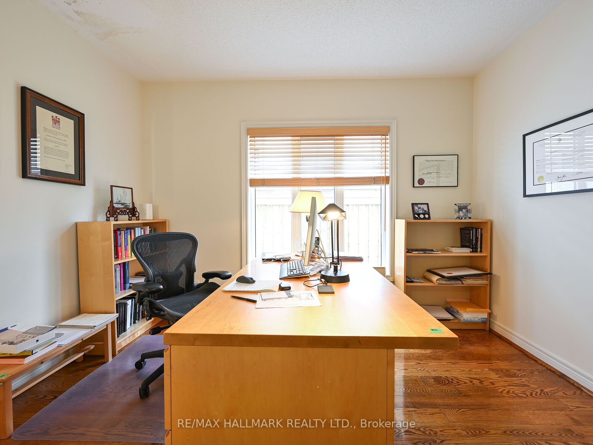 98 Dinnick Cres