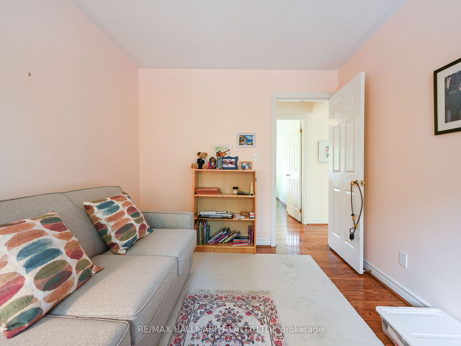 98 Dinnick Cres