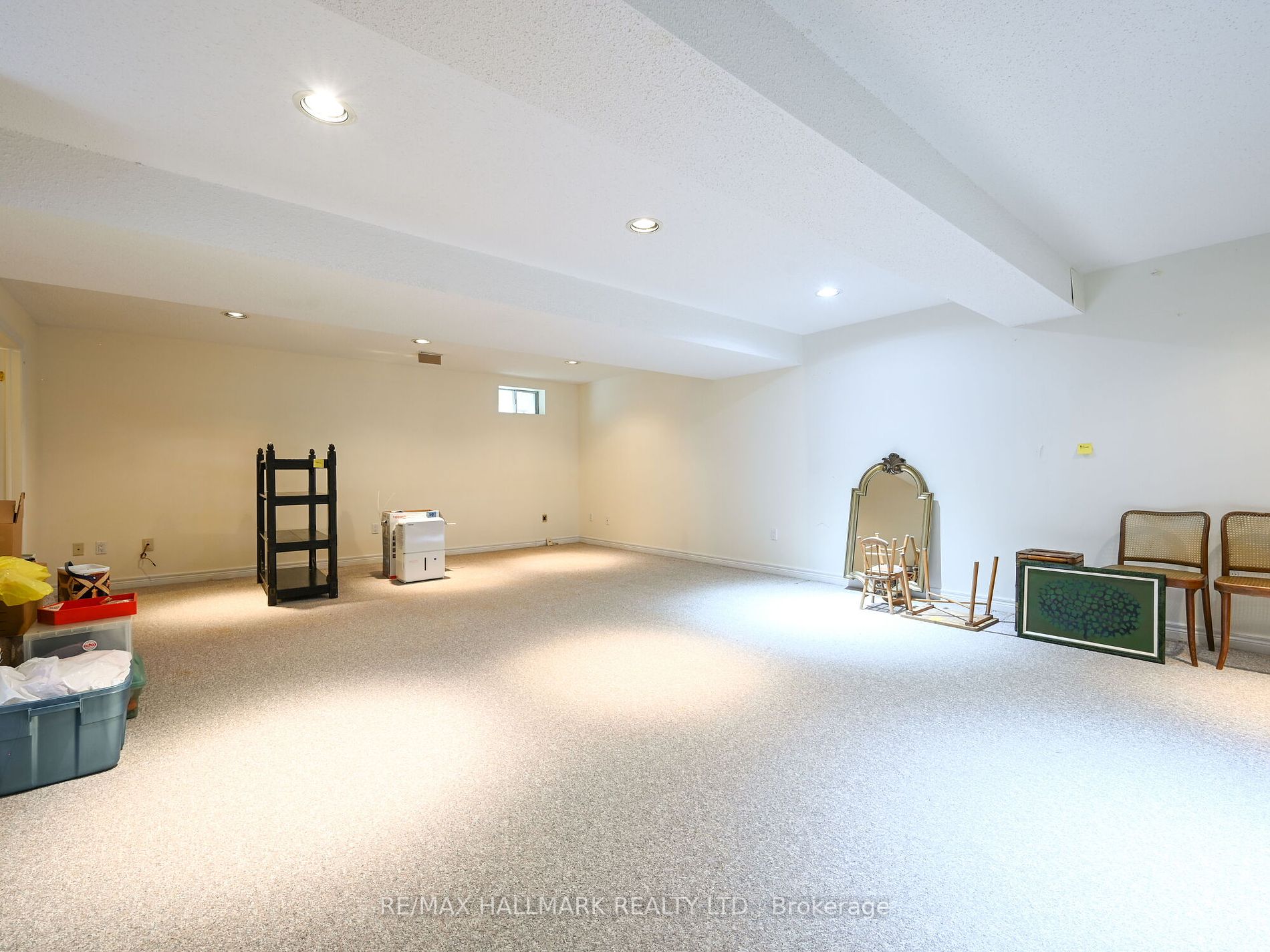 98 Dinnick Cres