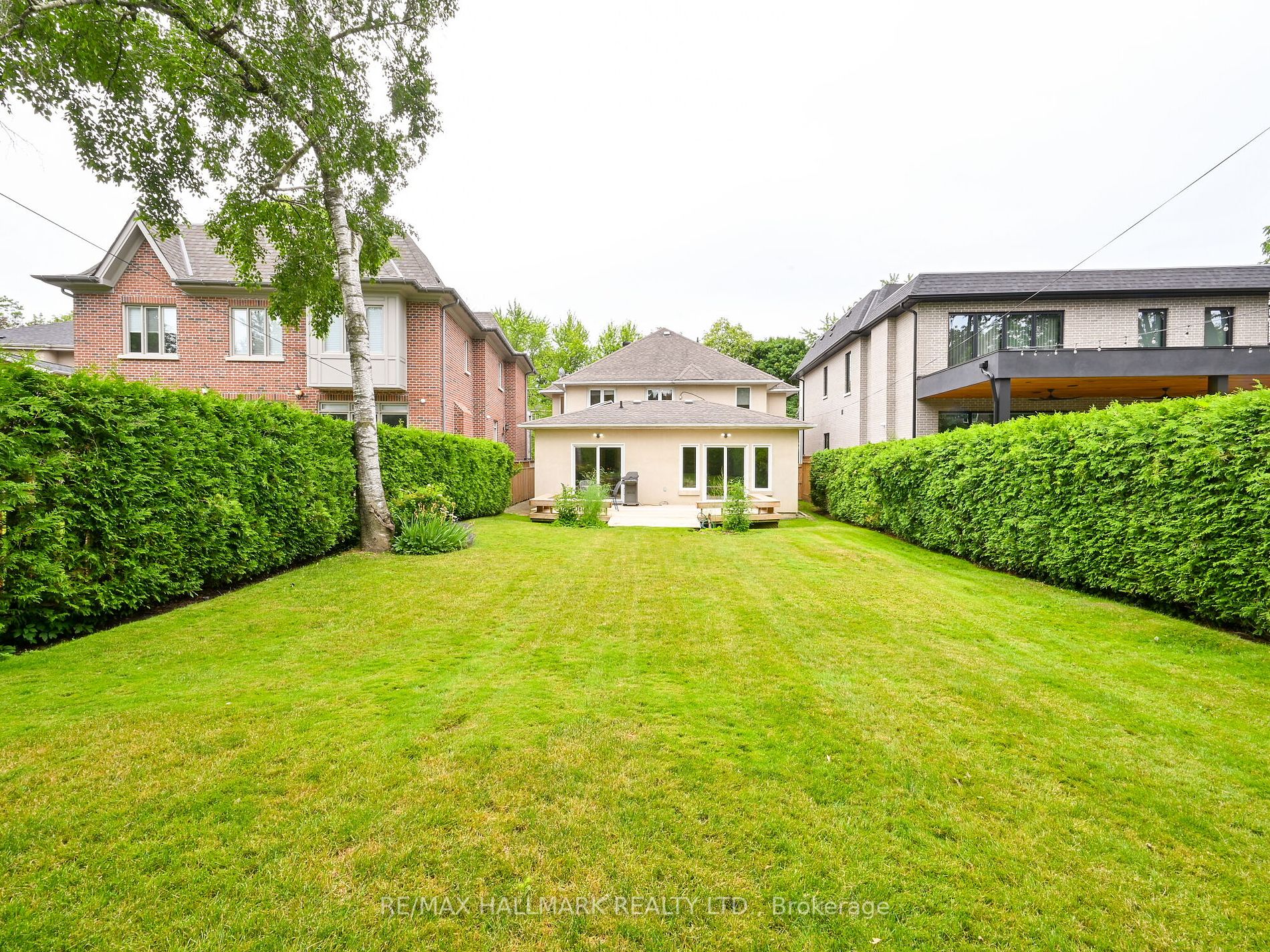 98 Dinnick Cres