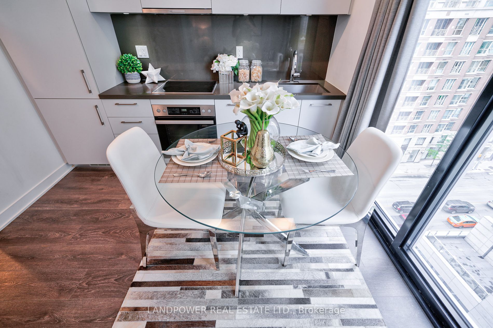 188 Cumberland St St E, #913