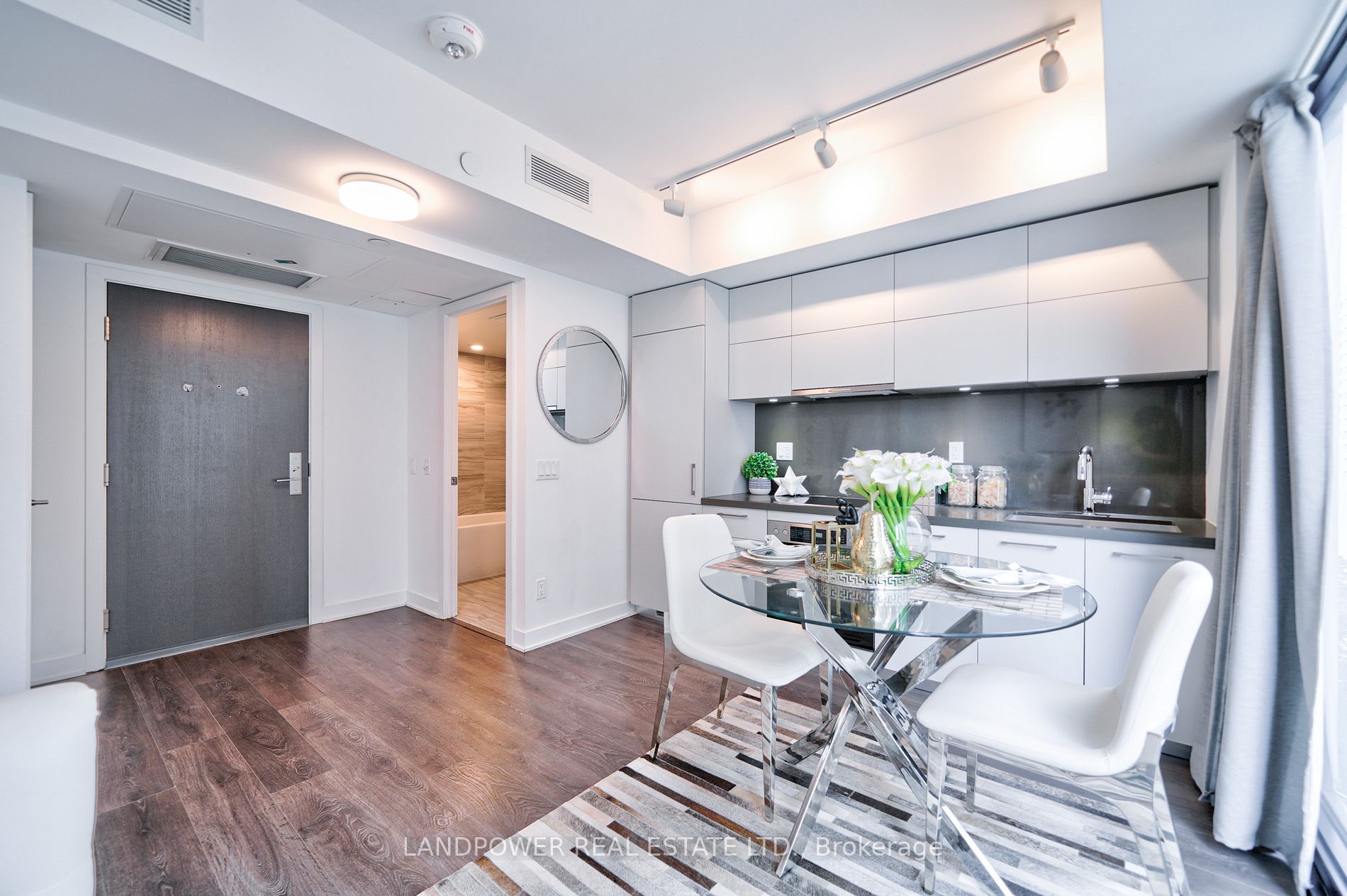 188 Cumberland St St E, #913