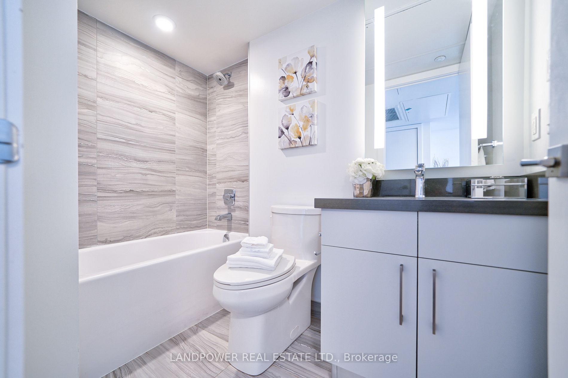 188 Cumberland St St E, #913