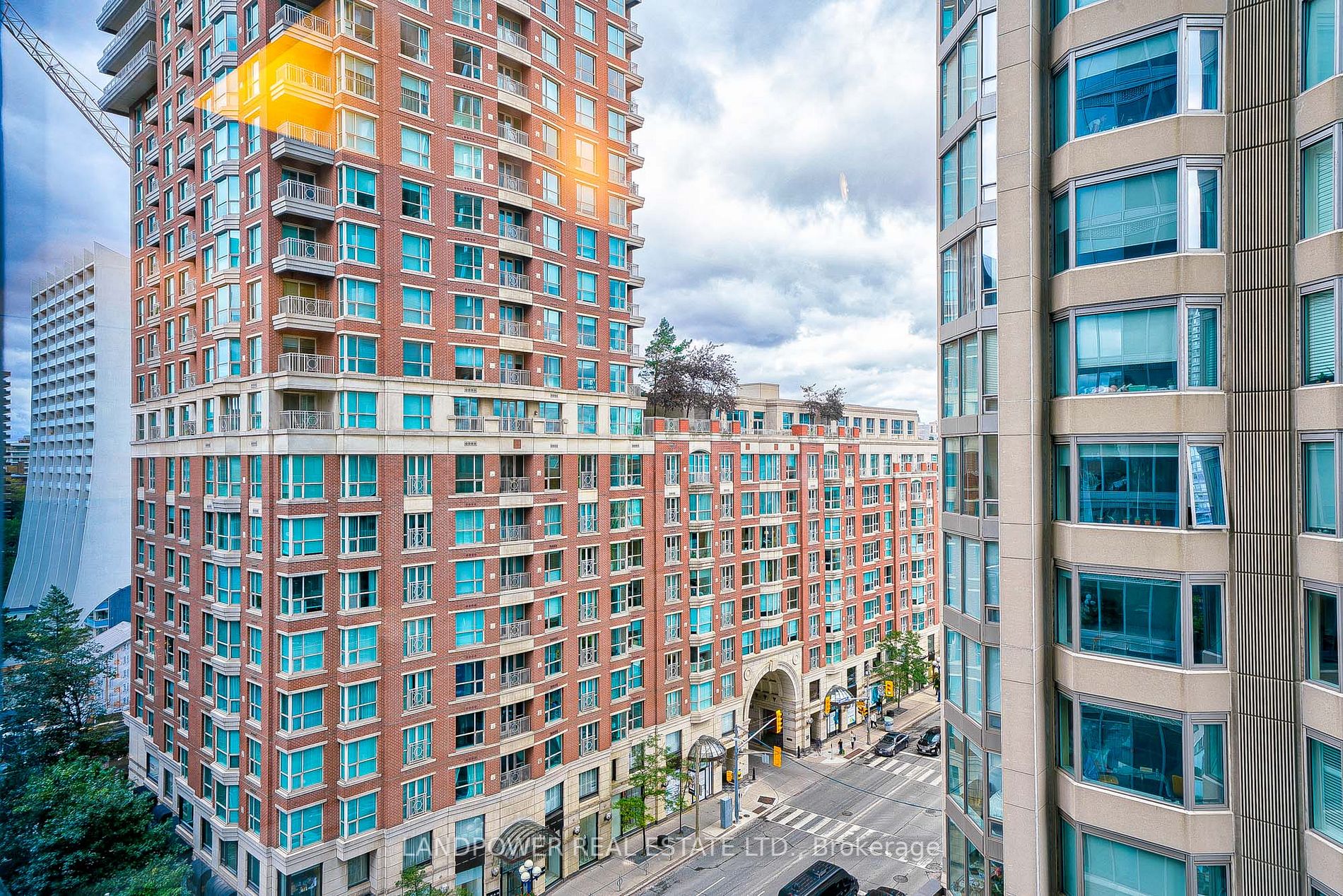 188 Cumberland St St E, #913