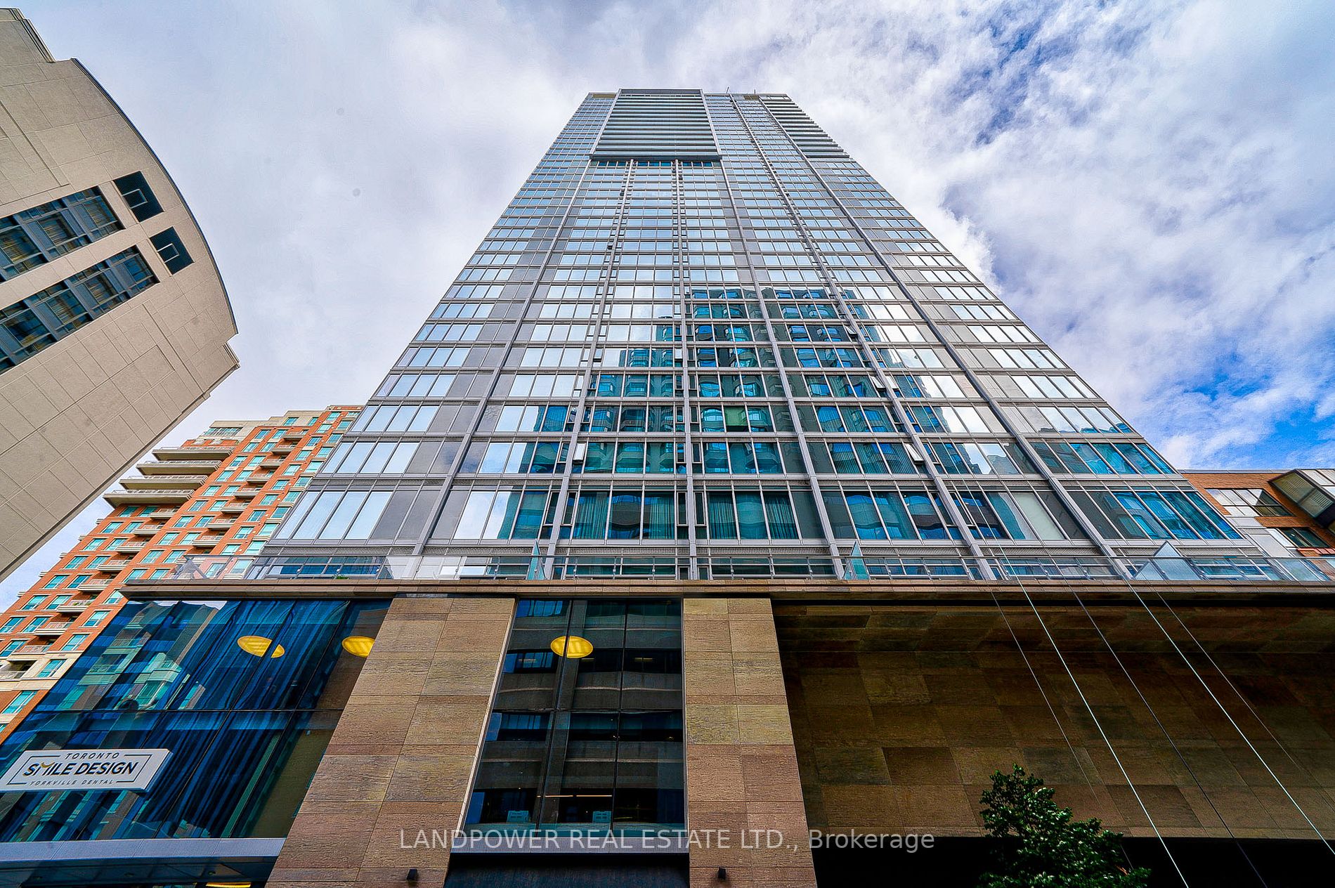 188 Cumberland St St E, #913