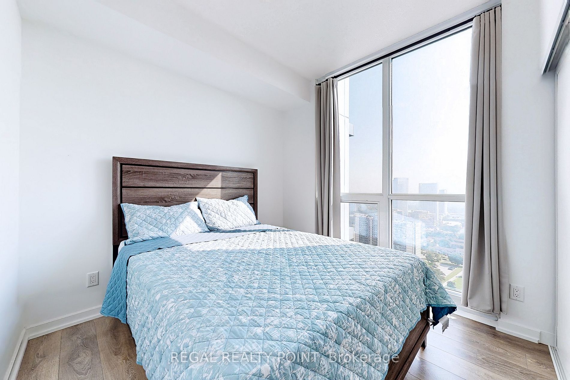 32 Forest Manor Rd, #2708