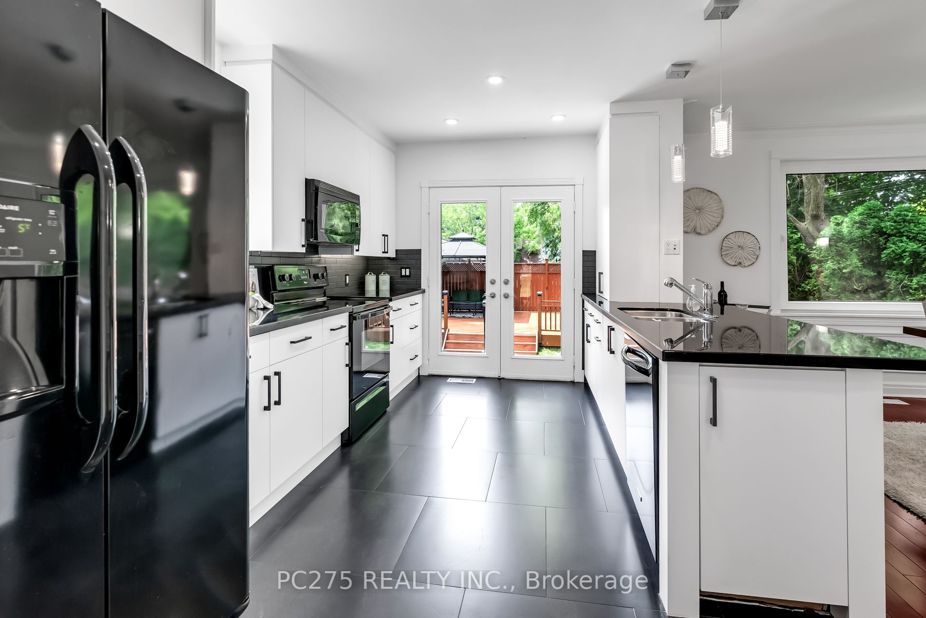 22 Duncannon Dr