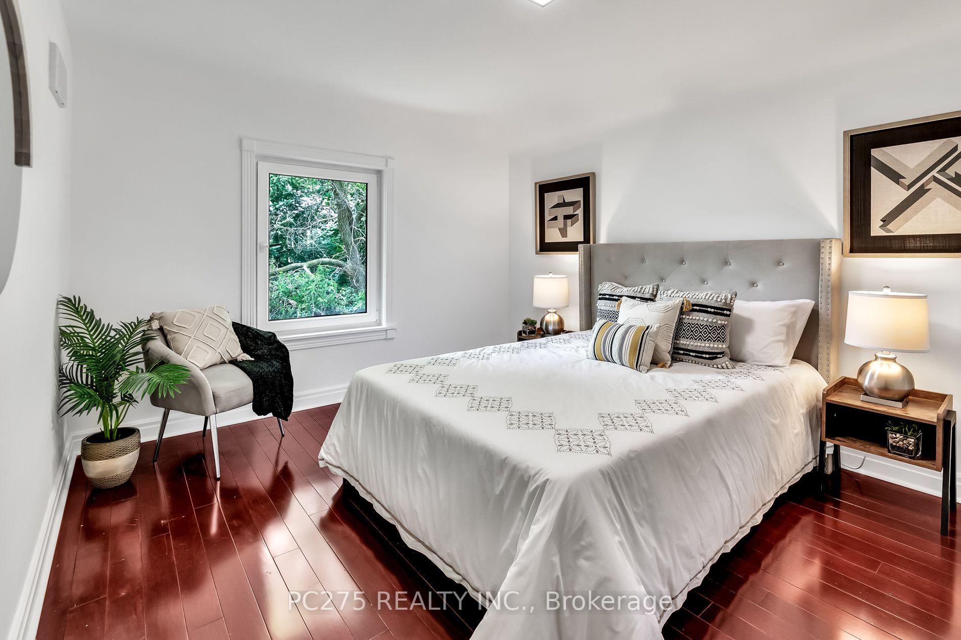 22 Duncannon Dr