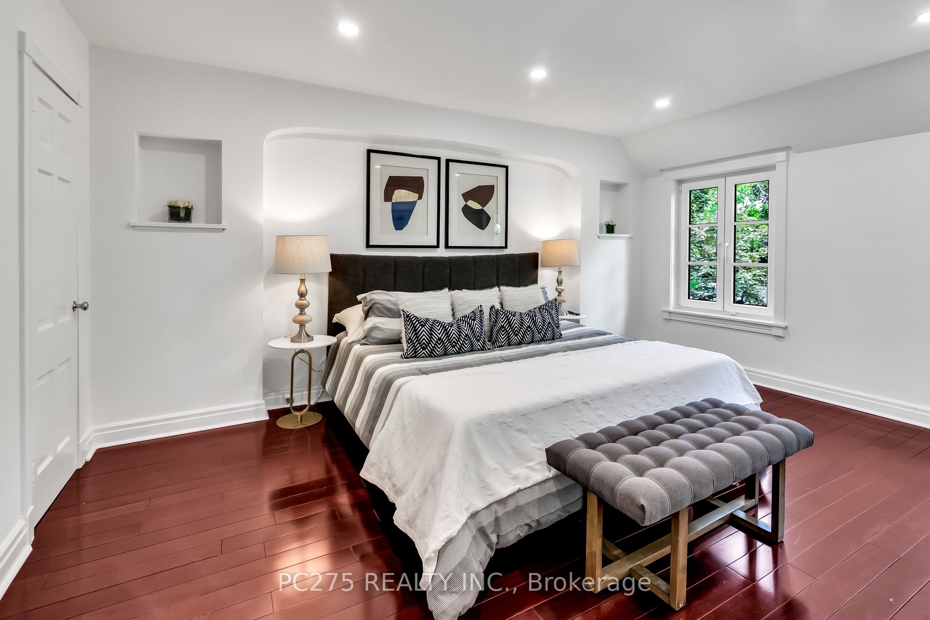 22 Duncannon Dr