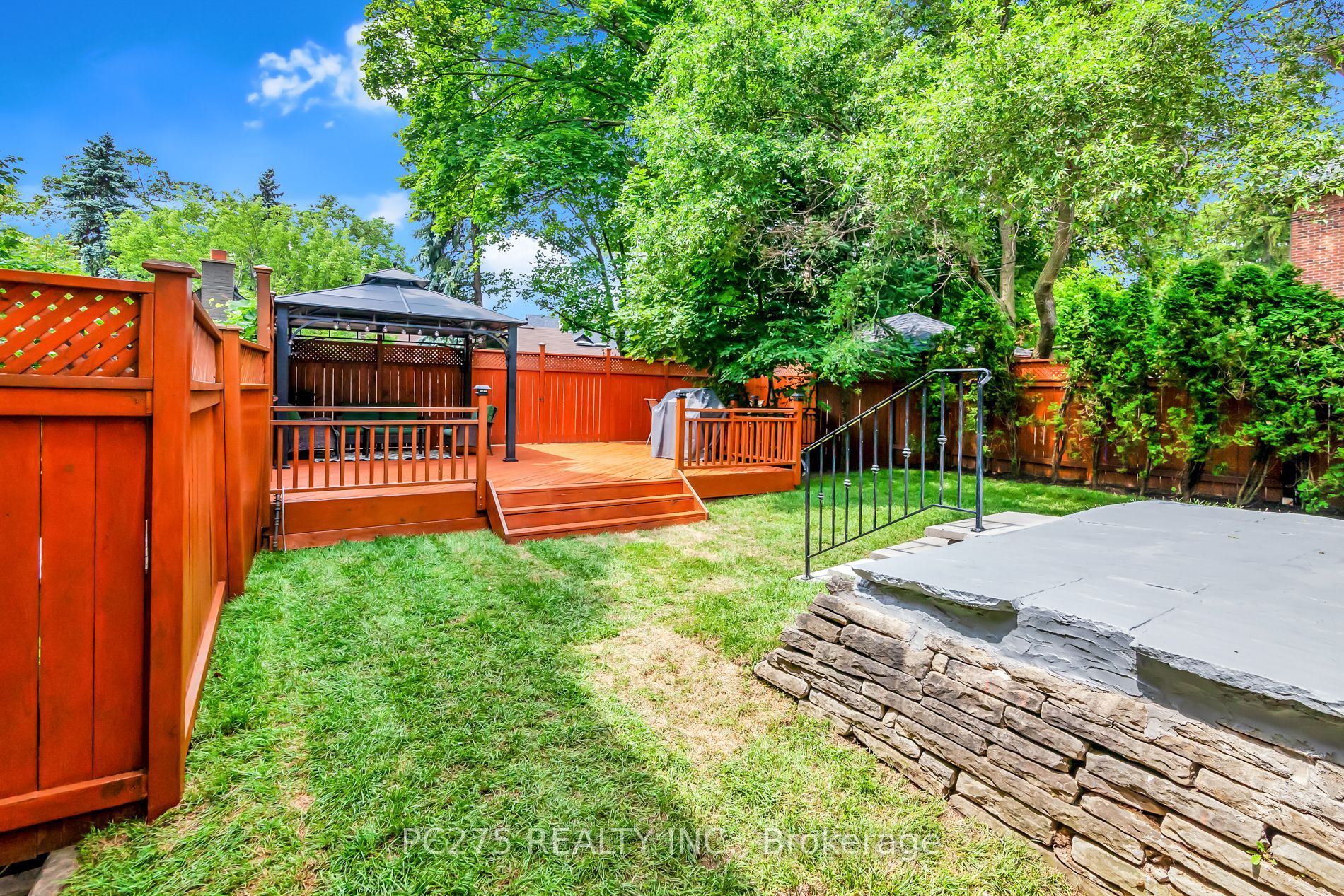 22 Duncannon Dr