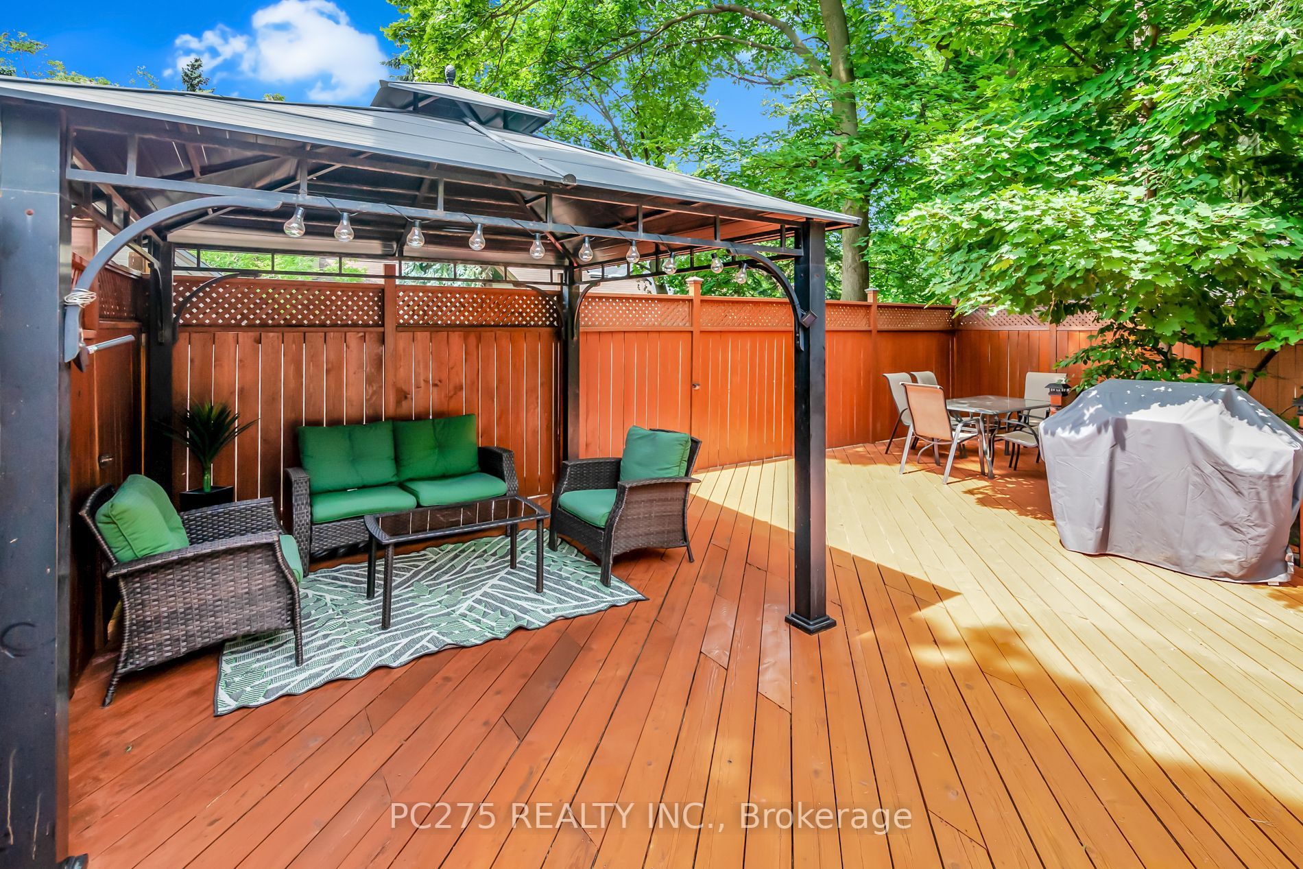 22 Duncannon Dr