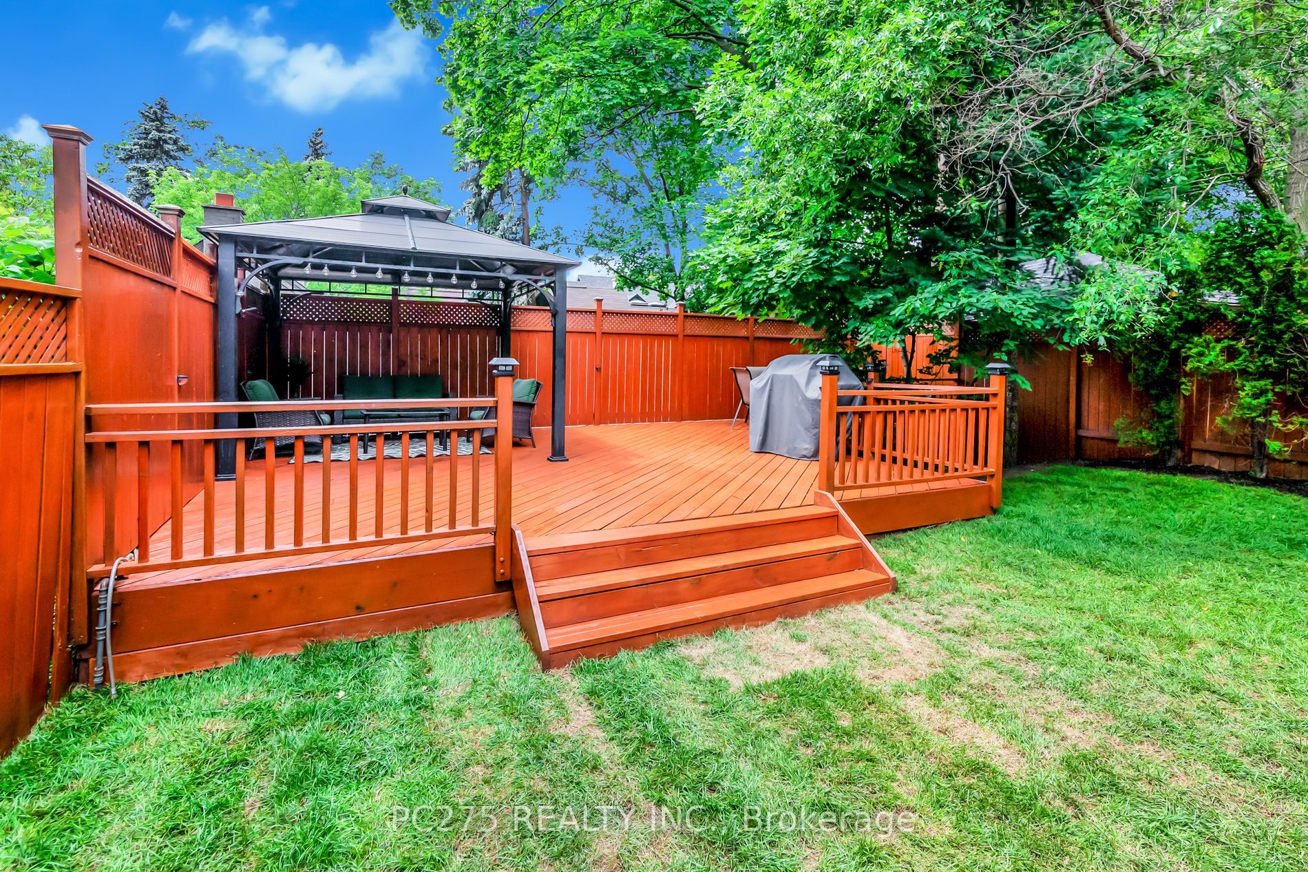 22 Duncannon Dr