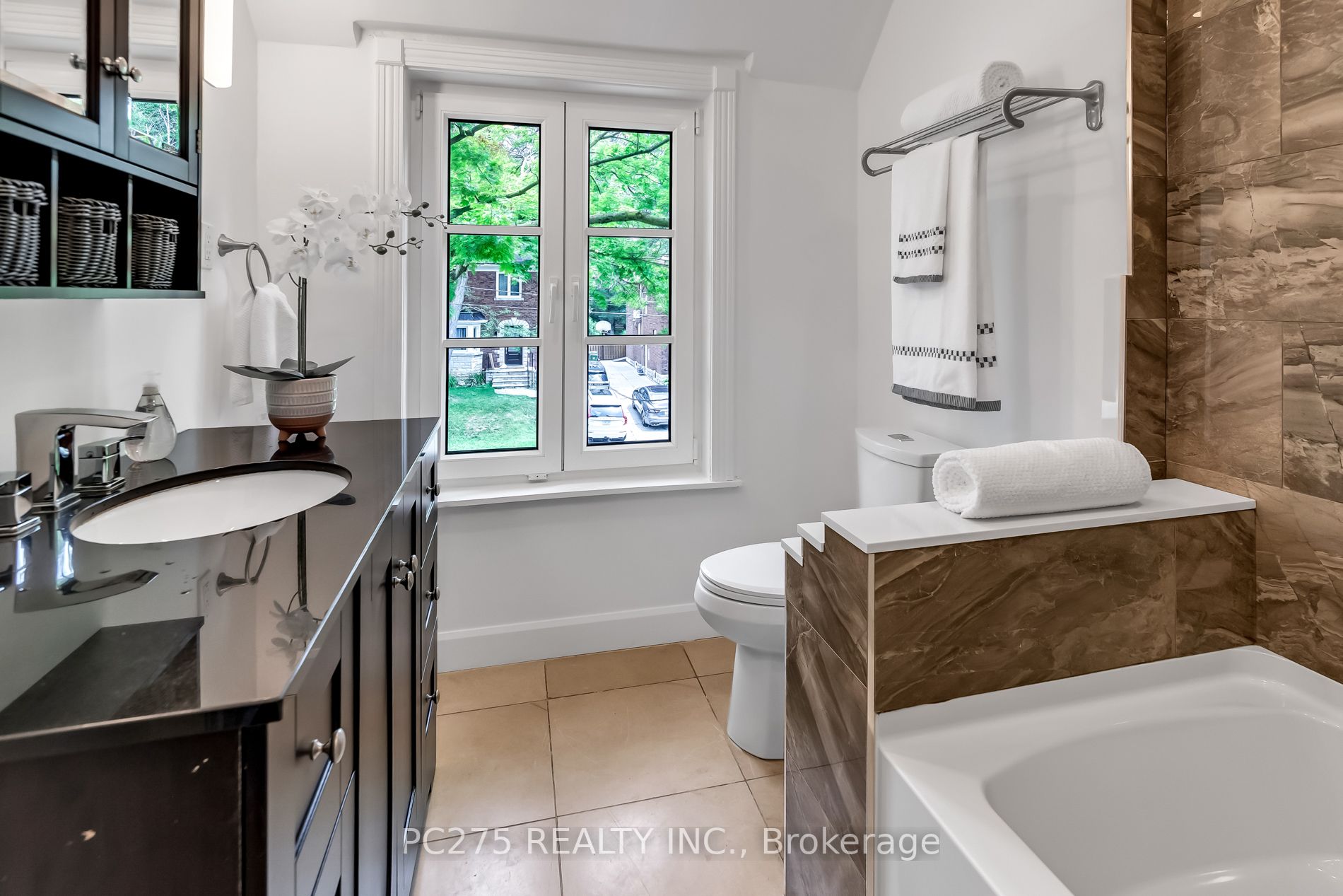 22 Duncannon Dr