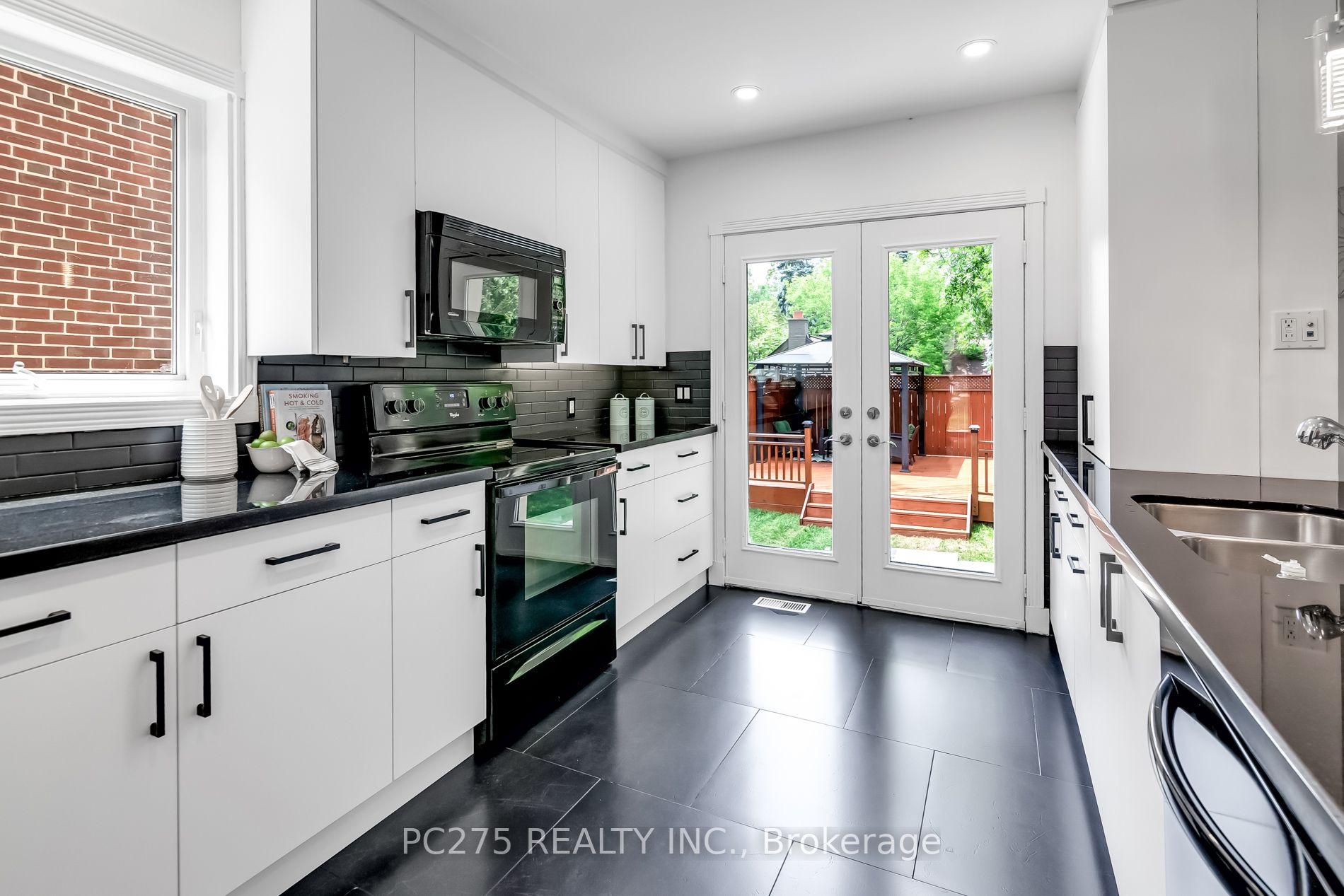 22 Duncannon Dr