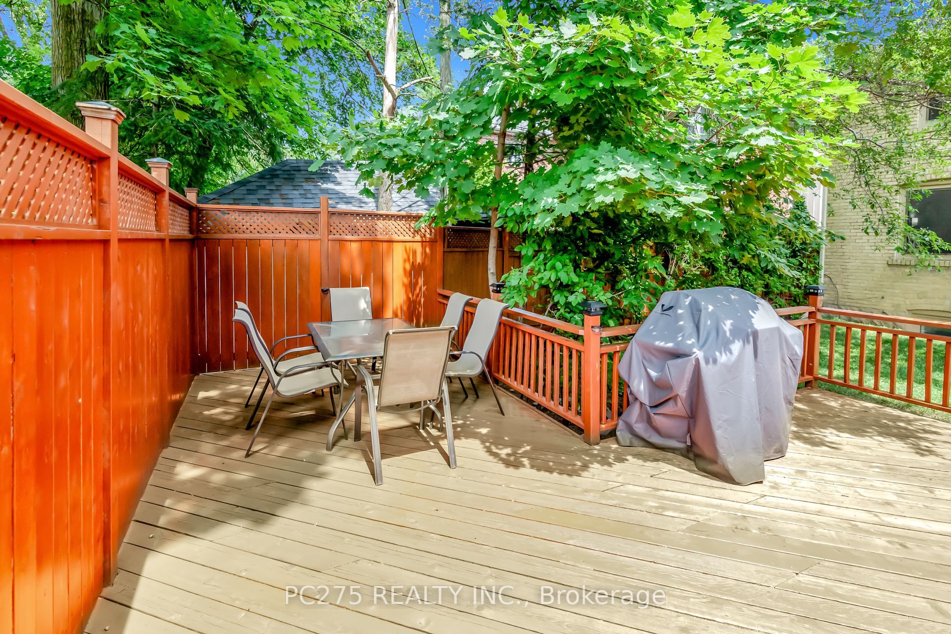 22 Duncannon Dr