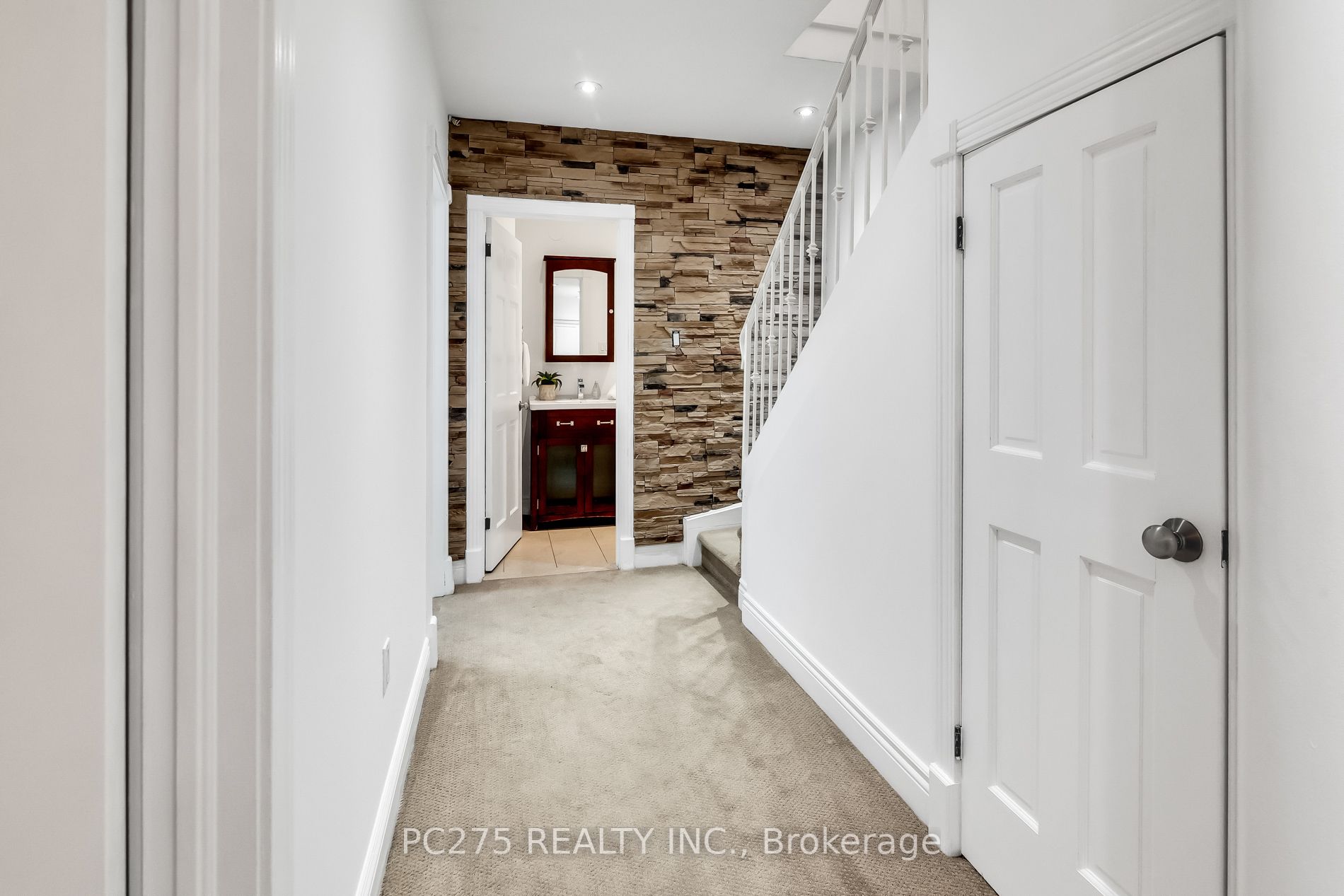 22 Duncannon Dr