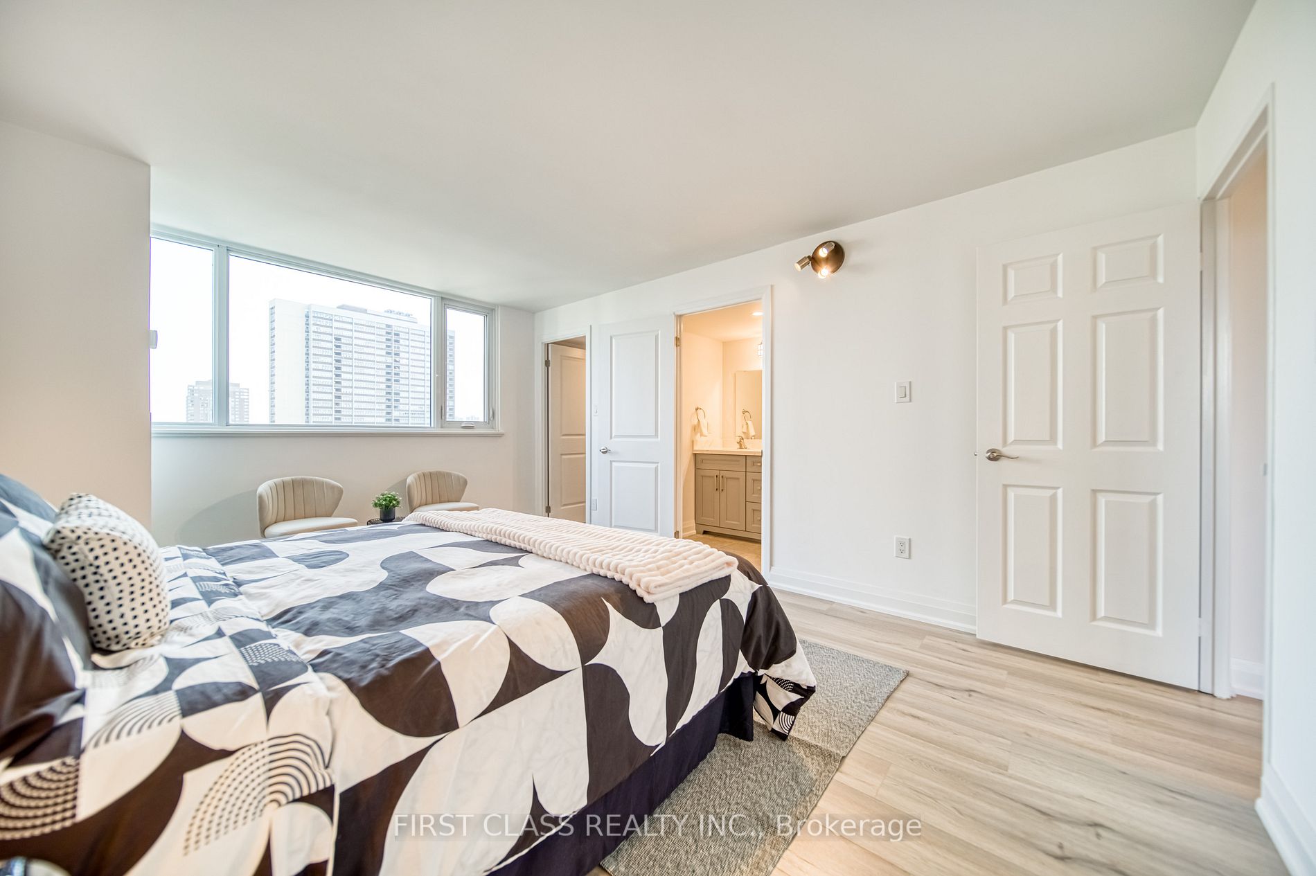 75 Wynford Heights Cres, #906