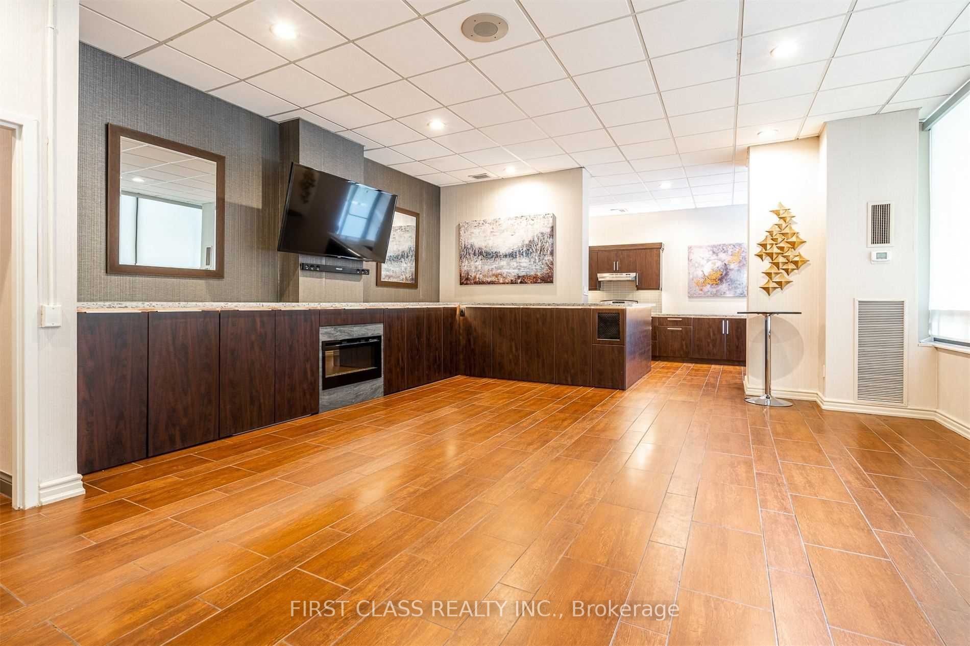 75 Wynford Heights Cres, #906