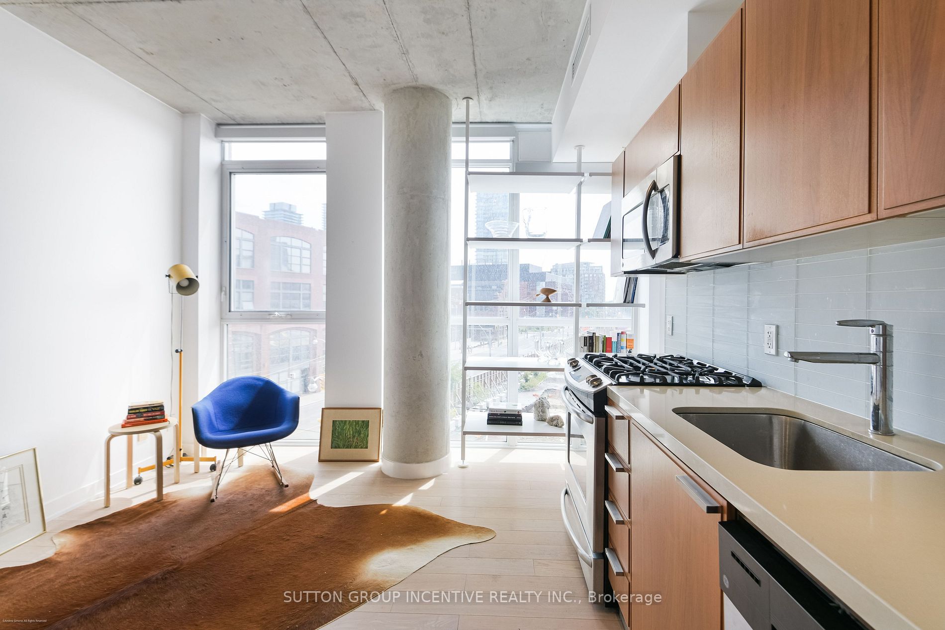 318 King St E, #309