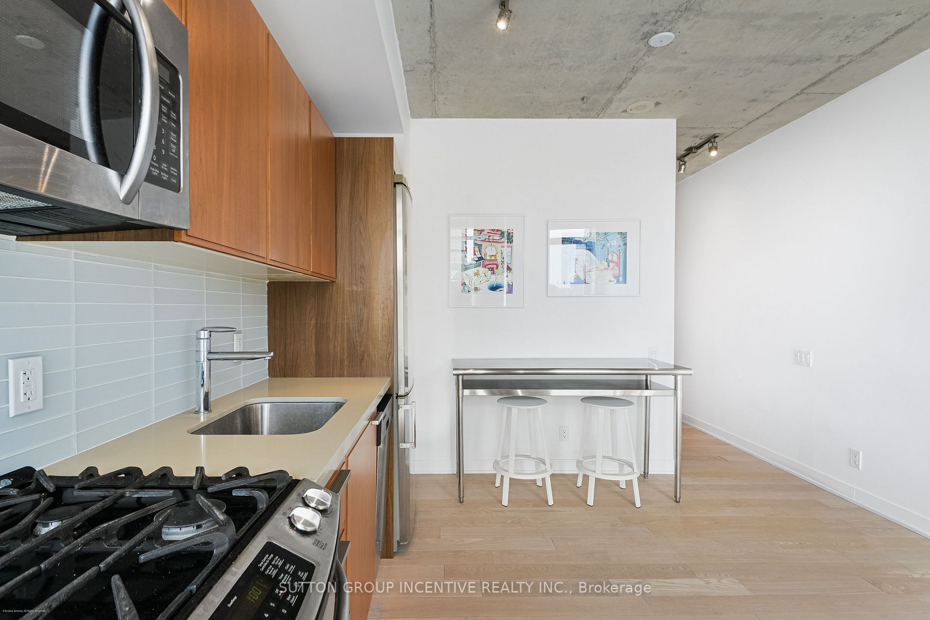 318 King St E, #309