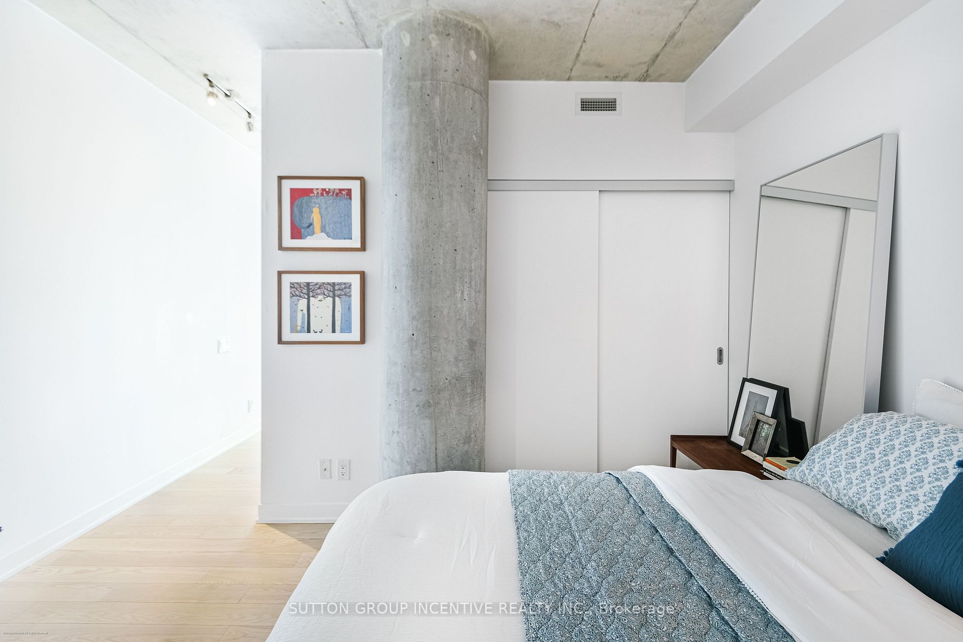 318 King St E, #309