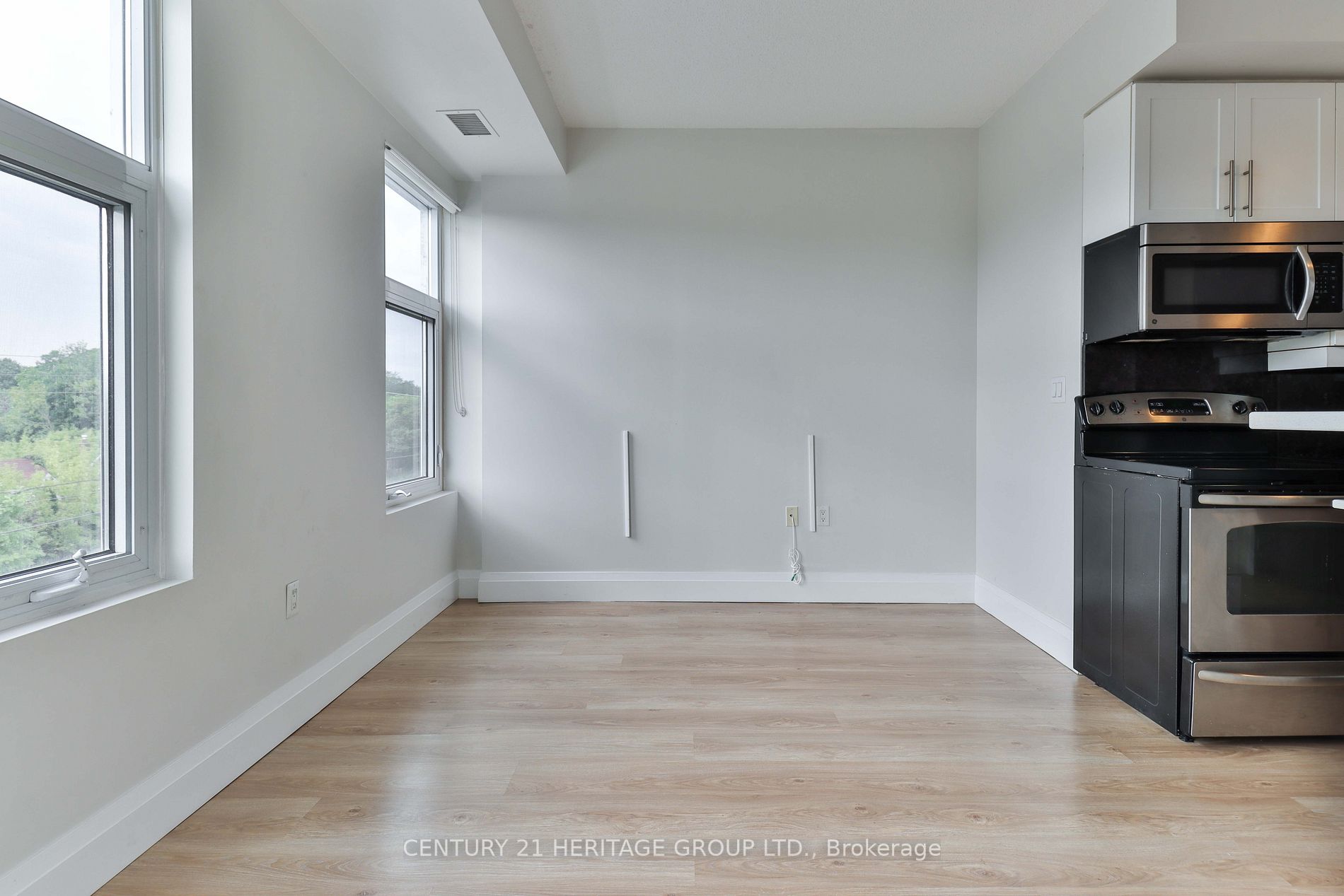 222 Finch Ave W, #410