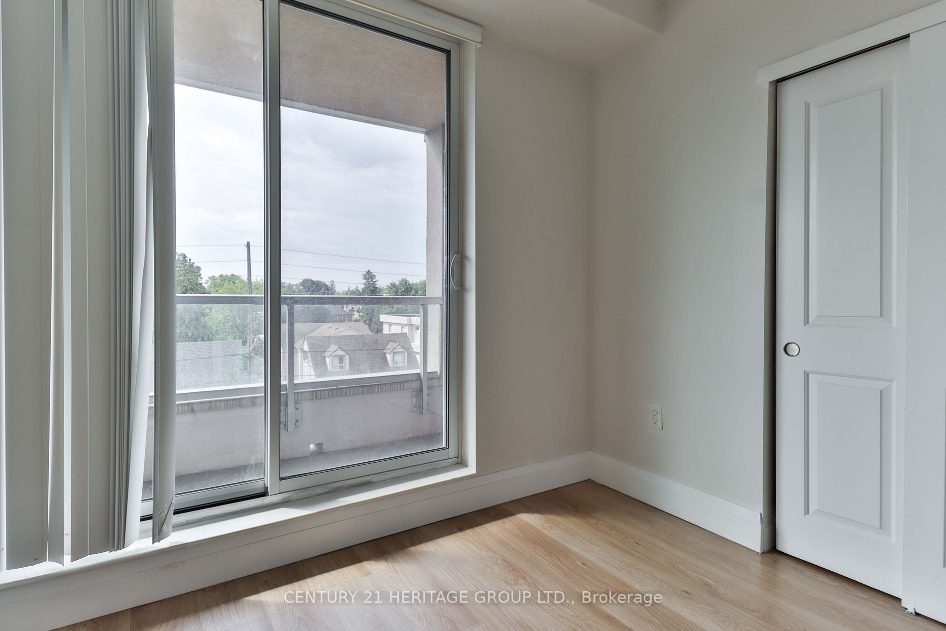 222 Finch Ave W, #410