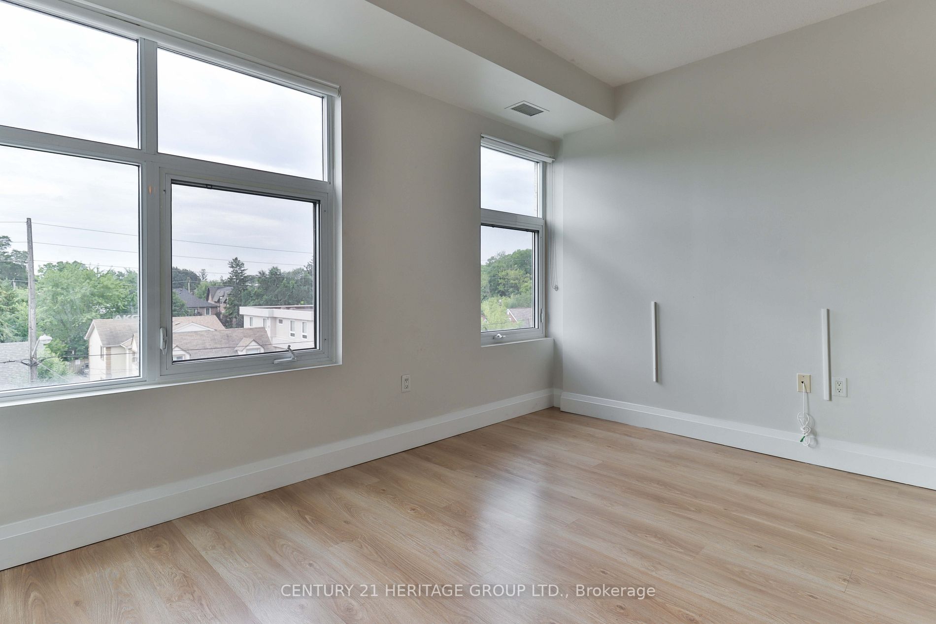 222 Finch Ave W, #410