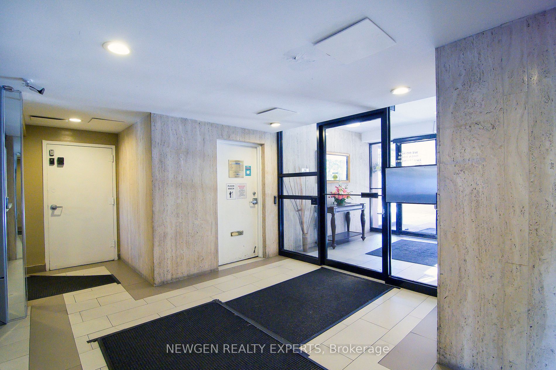 100 Leeward Glwy, #711