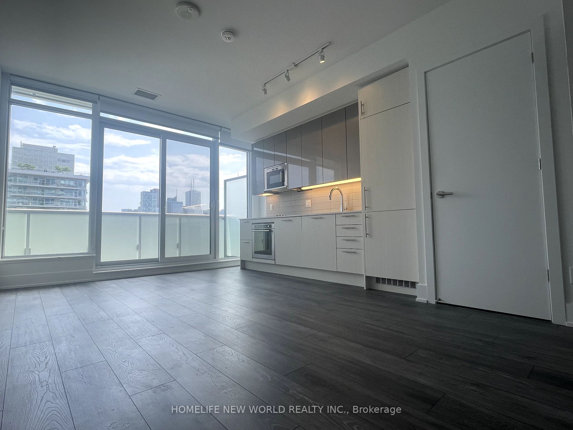 403 Church St, #2413