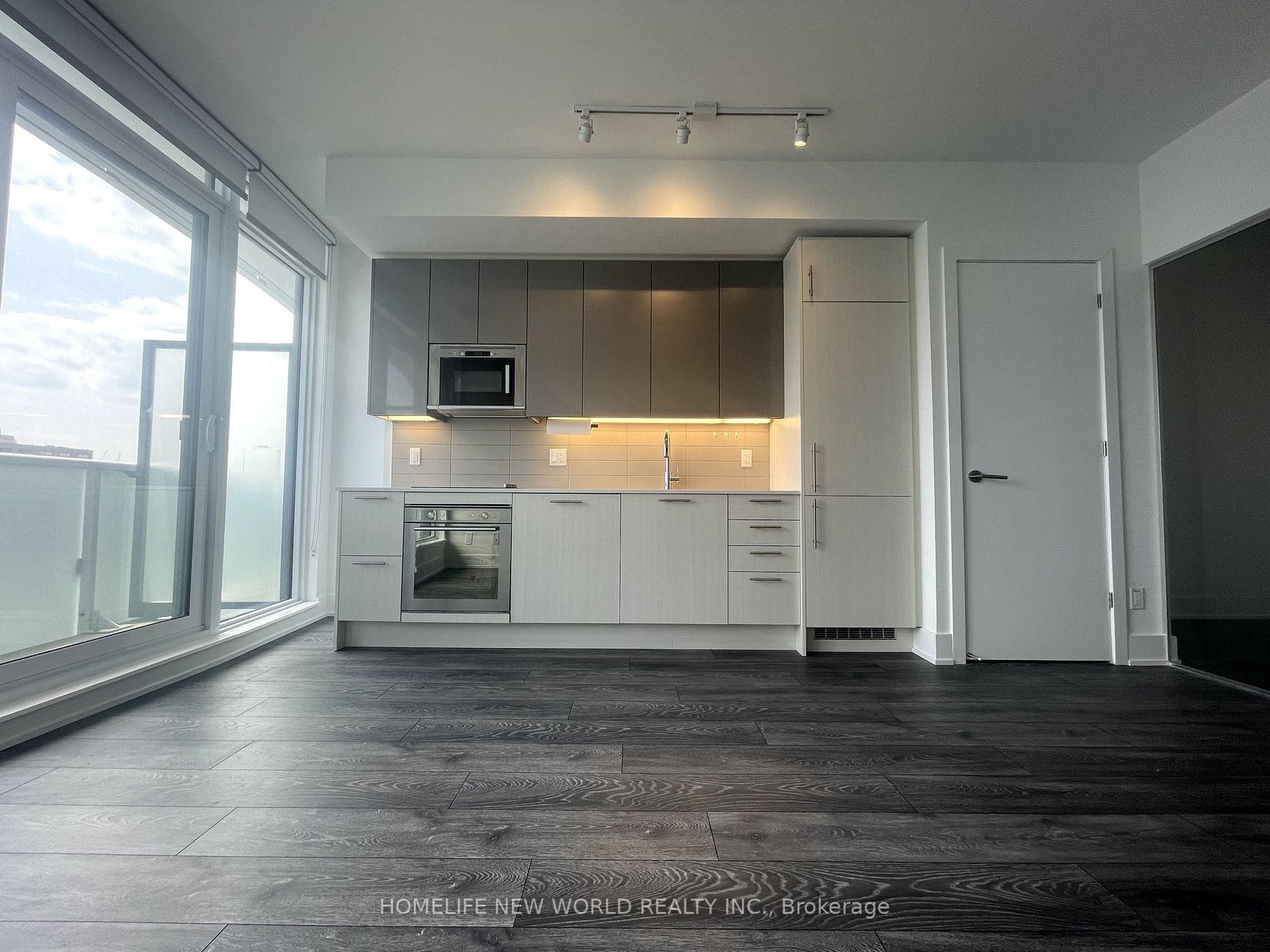 403 Church St, #2413