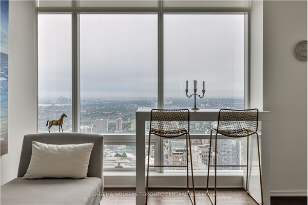 1 Bloor St E