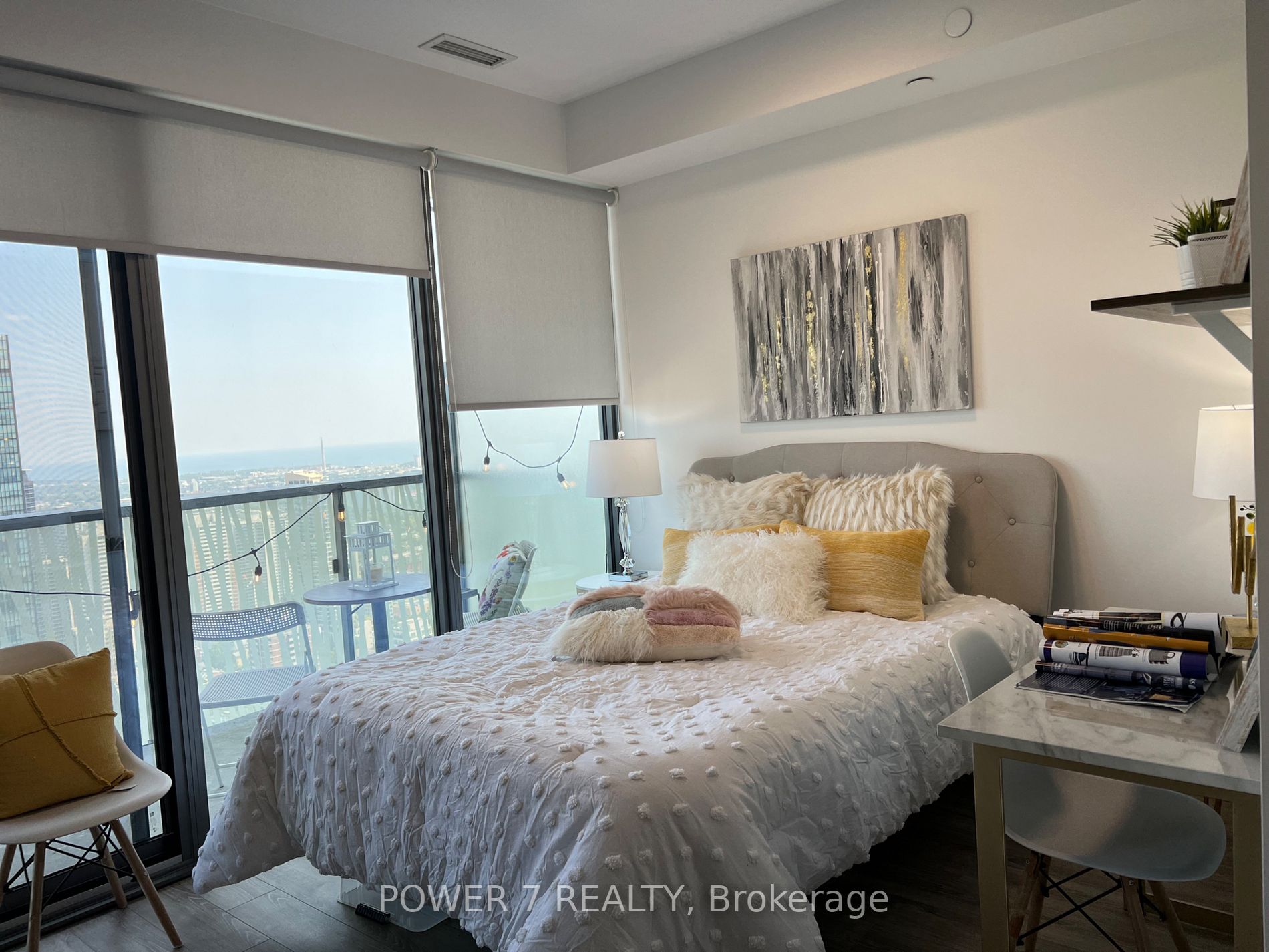 50 Charles St E, #4402