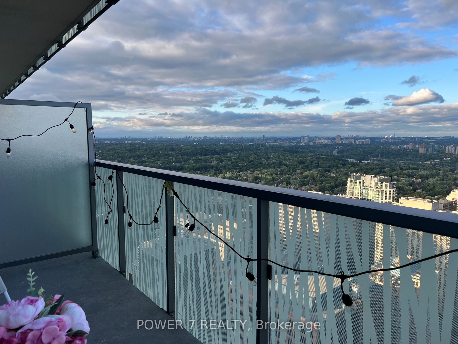 50 Charles St E, #4402