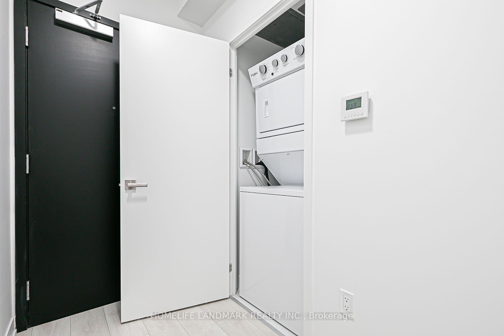 31 Tippett Rd, #1011