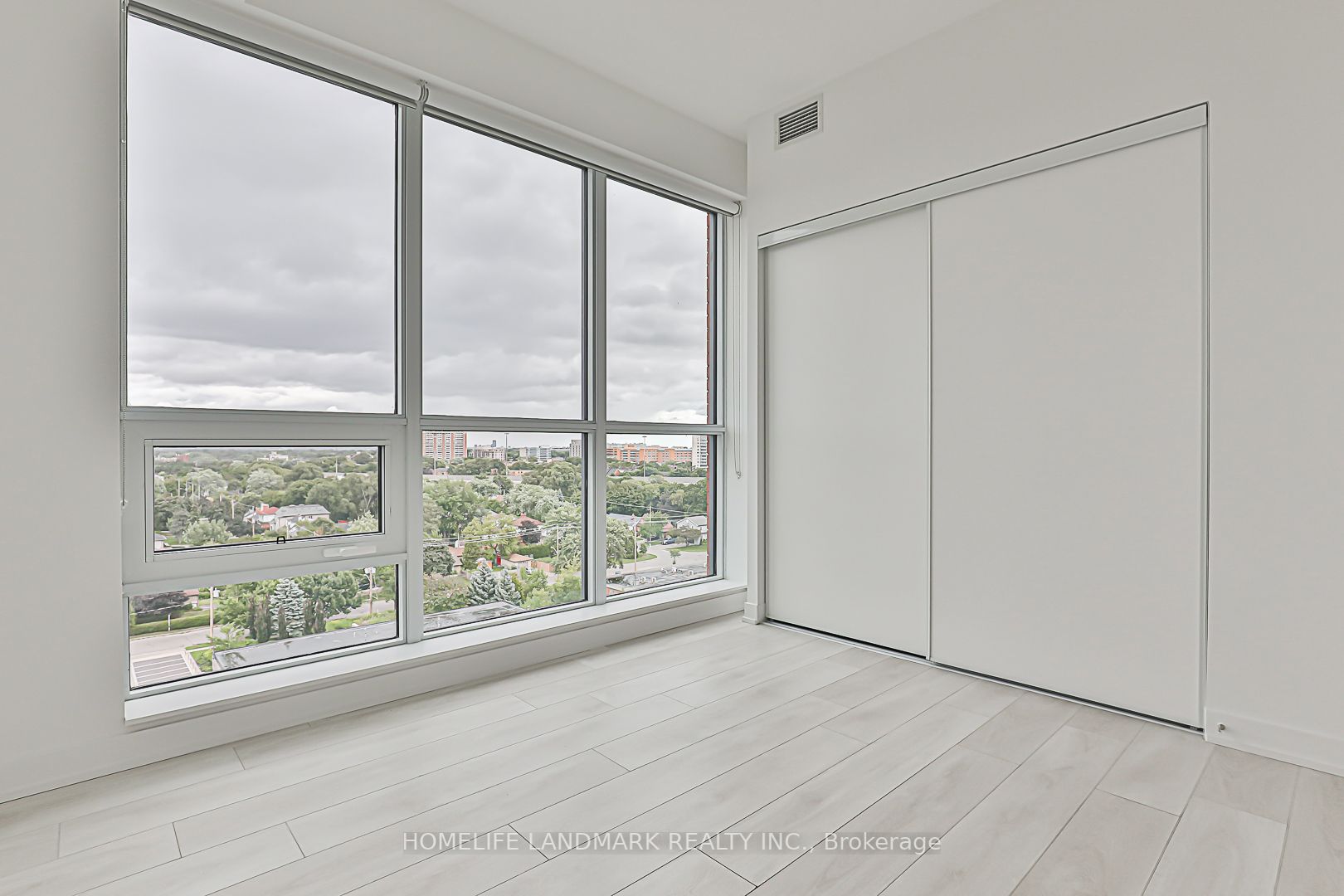 31 Tippett Rd, #1011