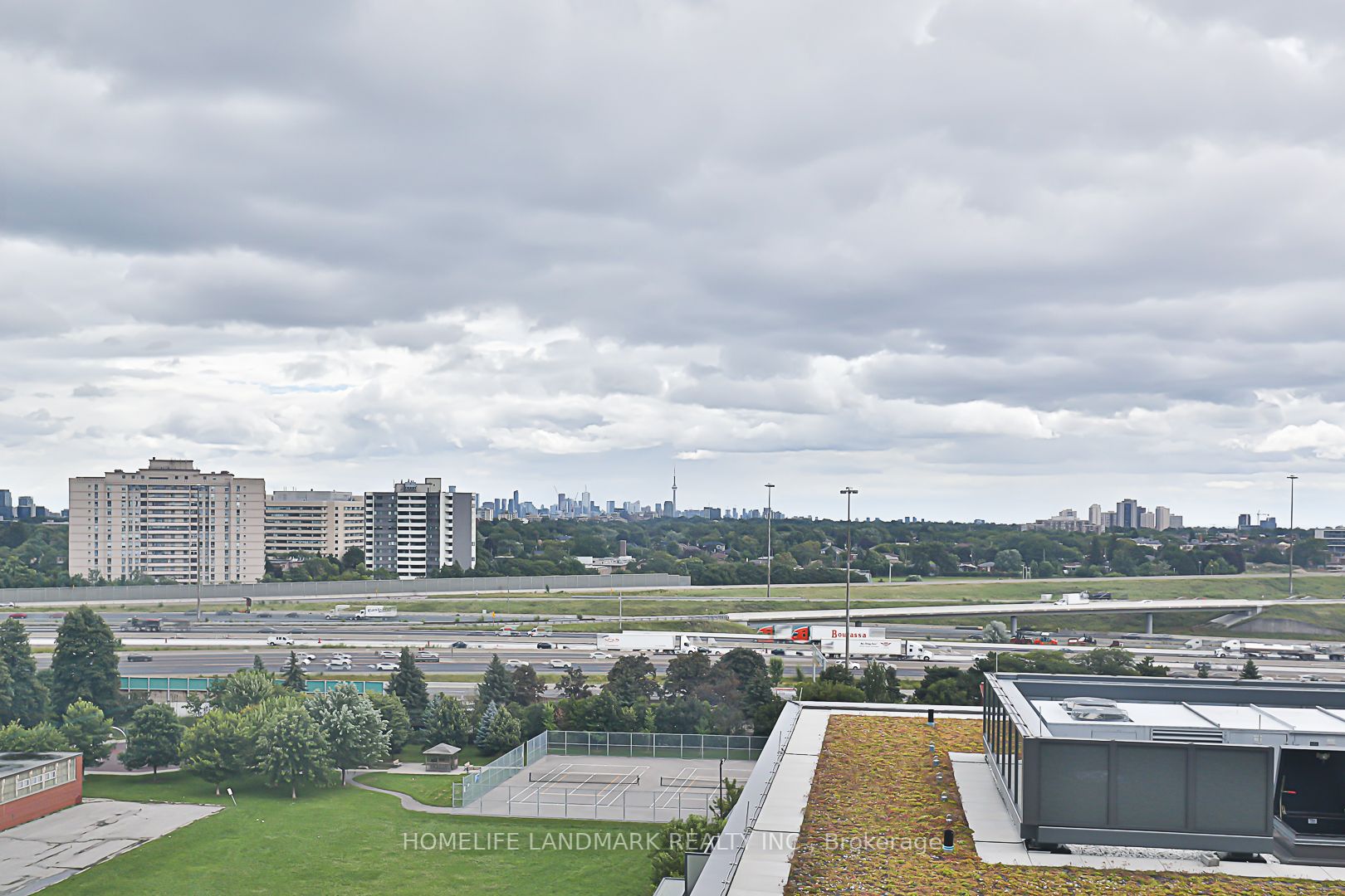 31 Tippett Rd, #1011
