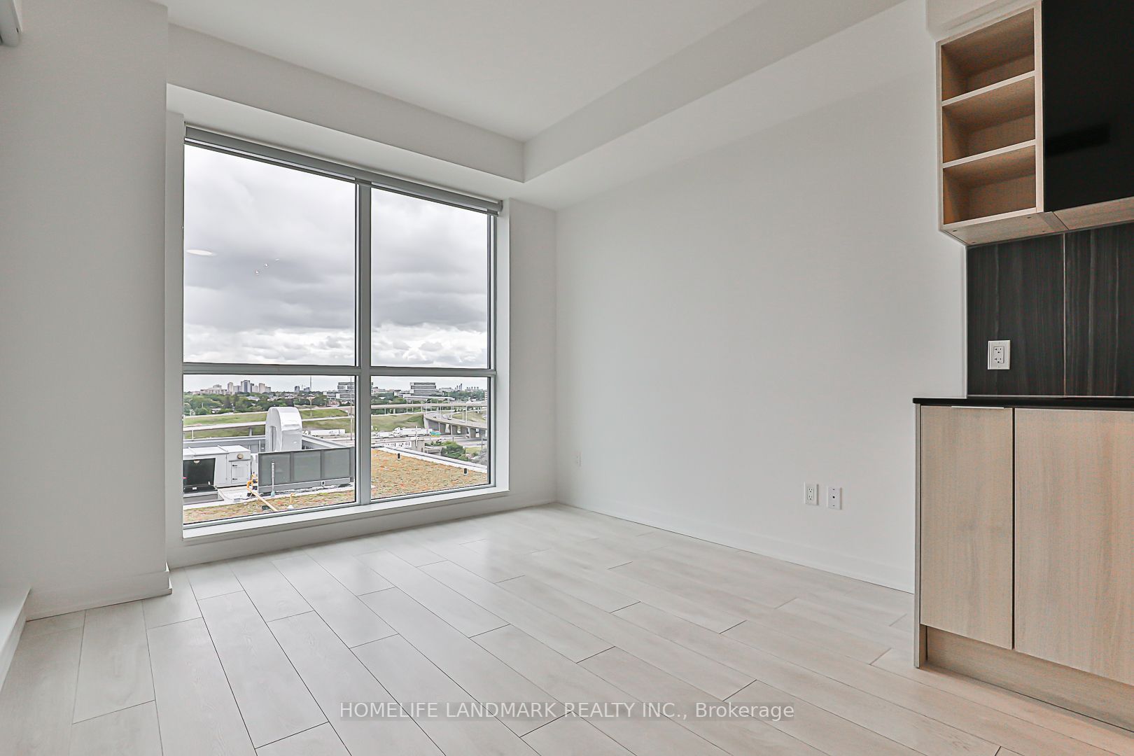 31 Tippett Rd, #1011