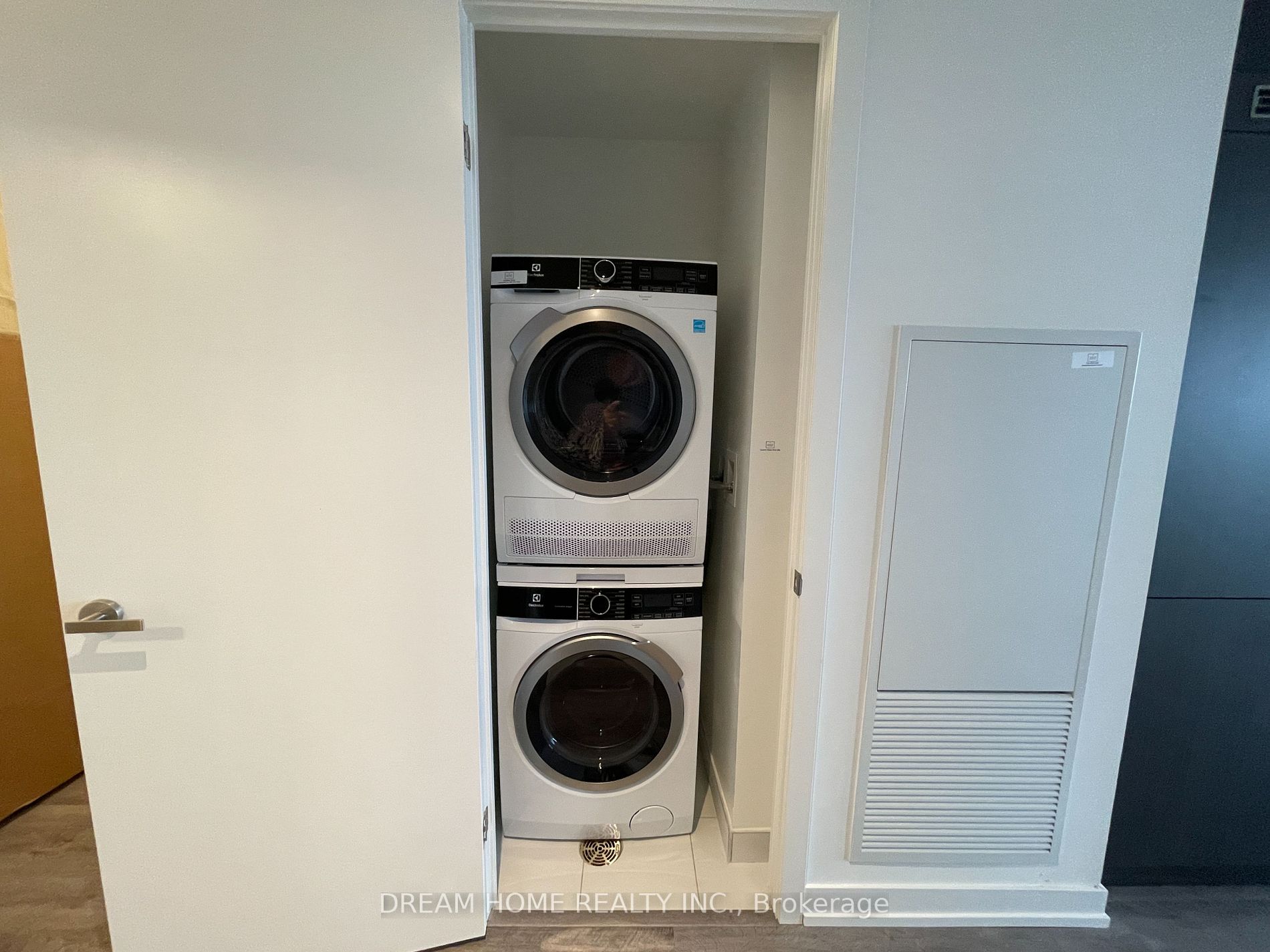 138 Downes Street #6701
