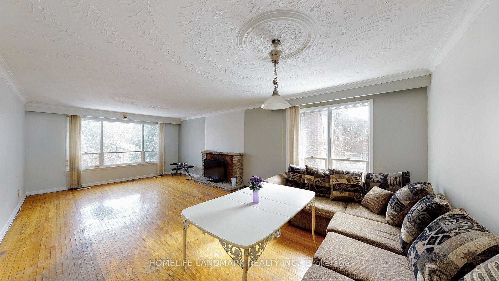 81 Maxome Ave