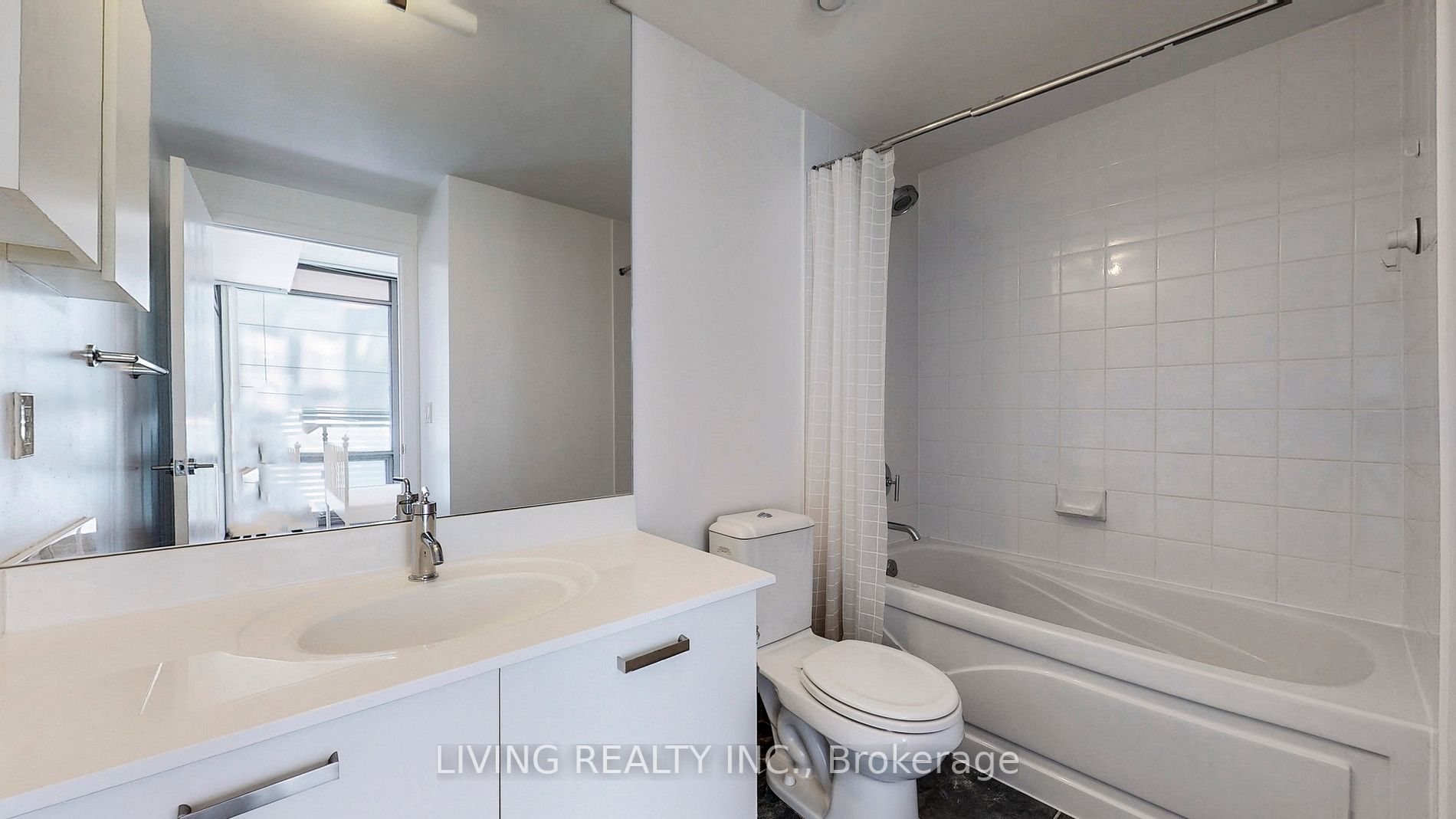 832 Bay St, #1303