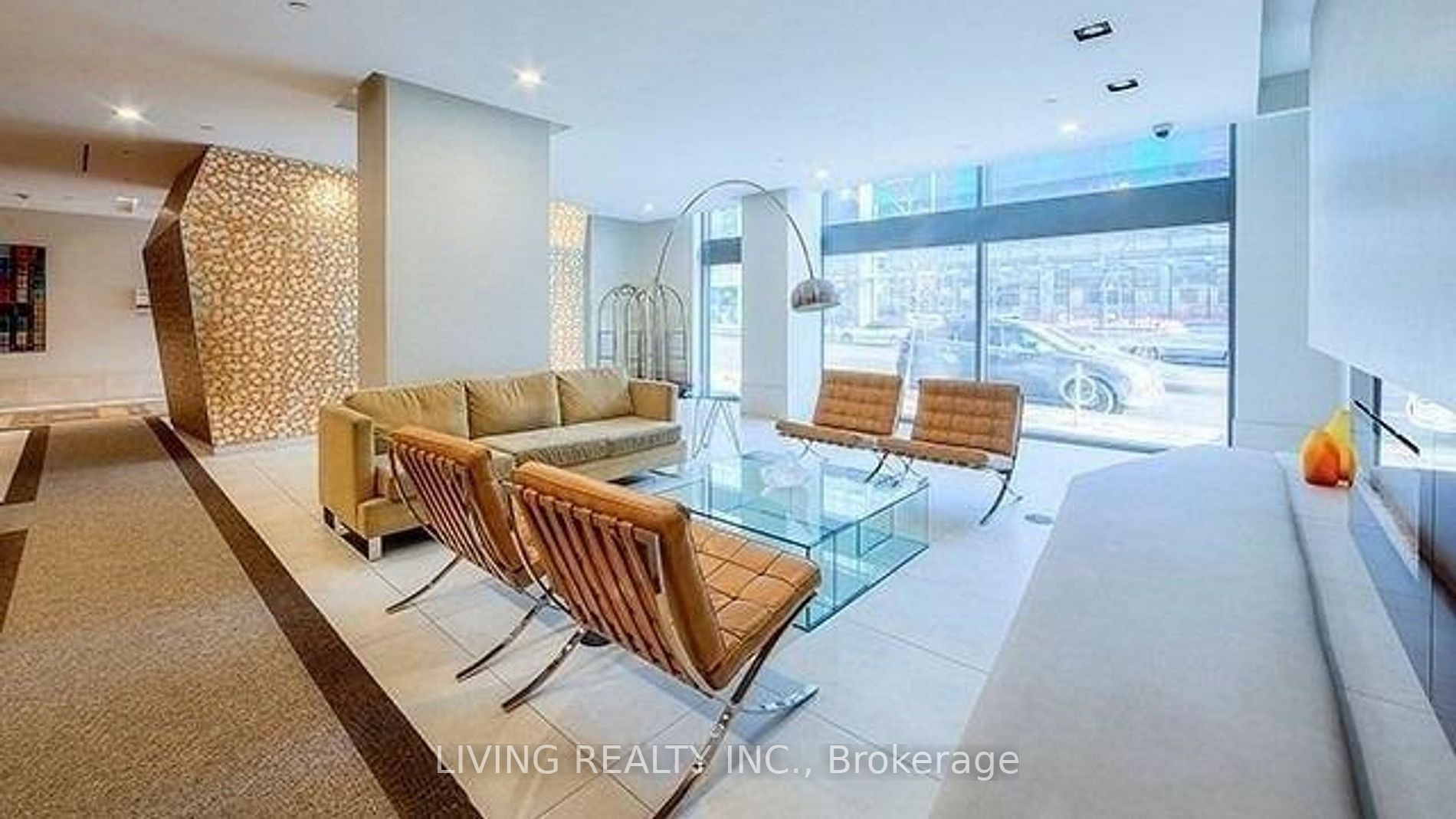 832 Bay St, #1303