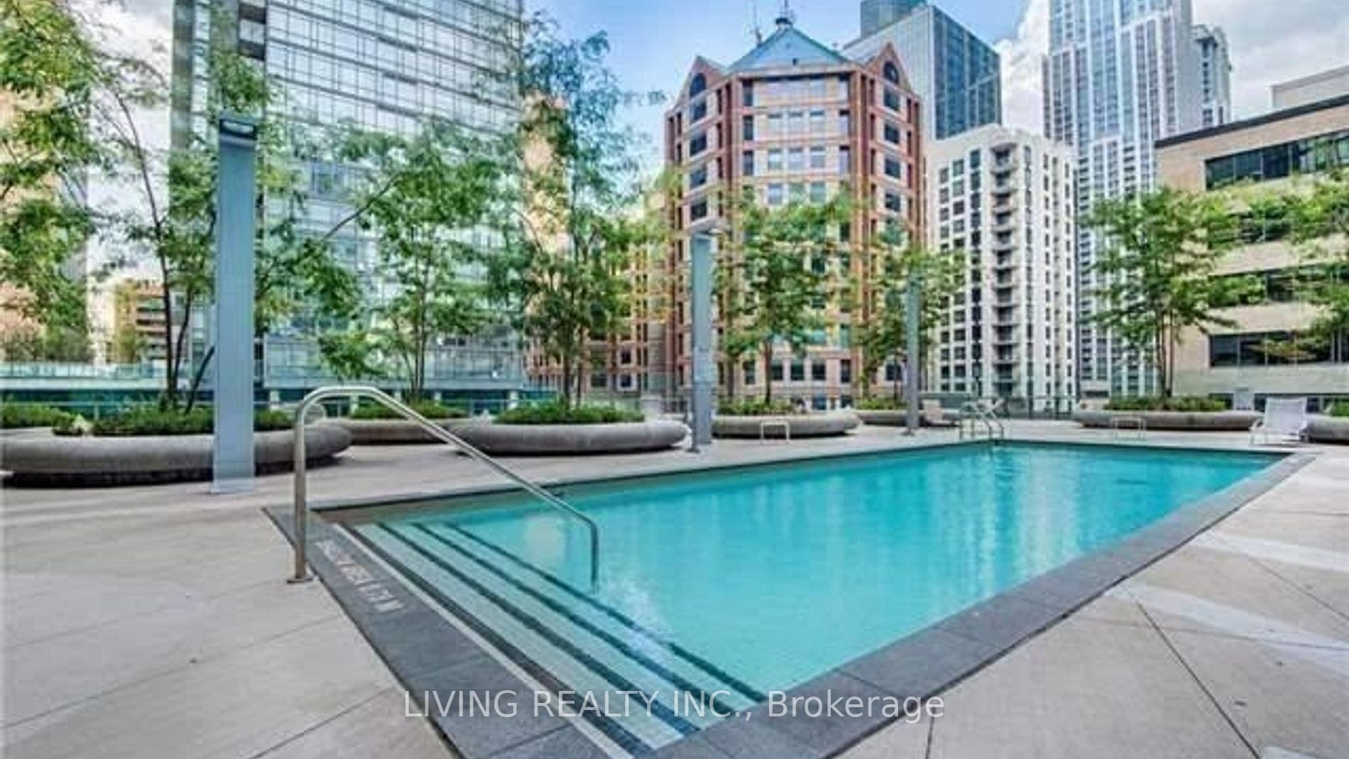 832 Bay St, #1303