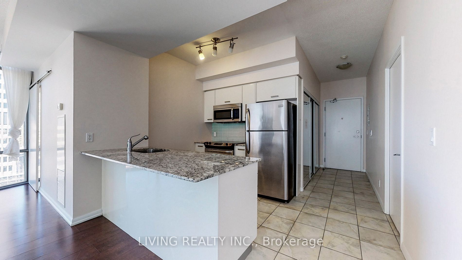 832 Bay St, #1303