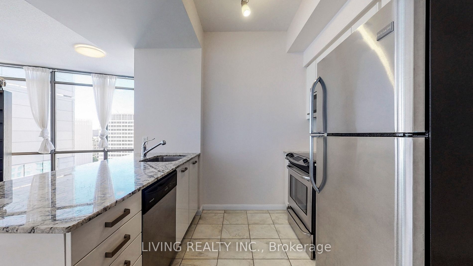 832 Bay St, #1303