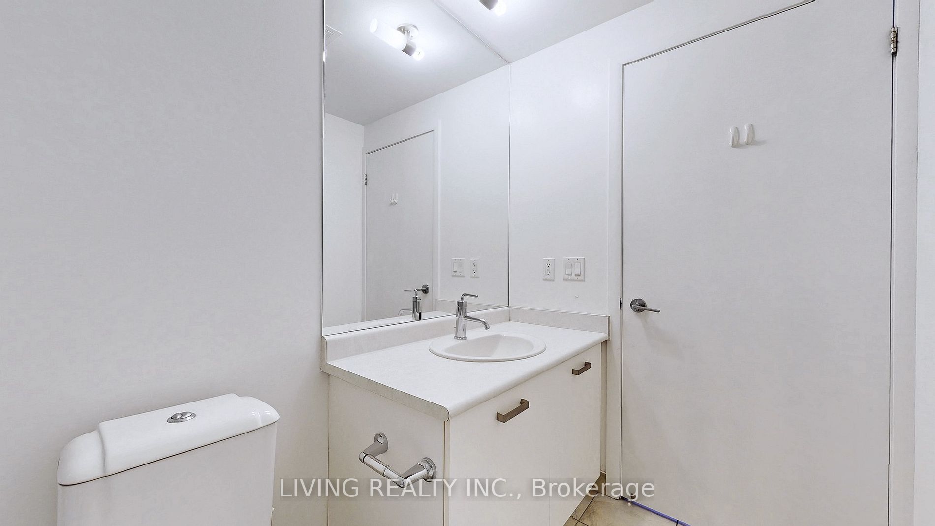 832 Bay St, #1303