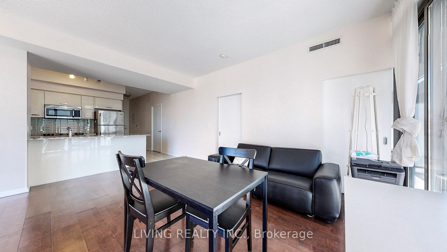 832 Bay St, #1303