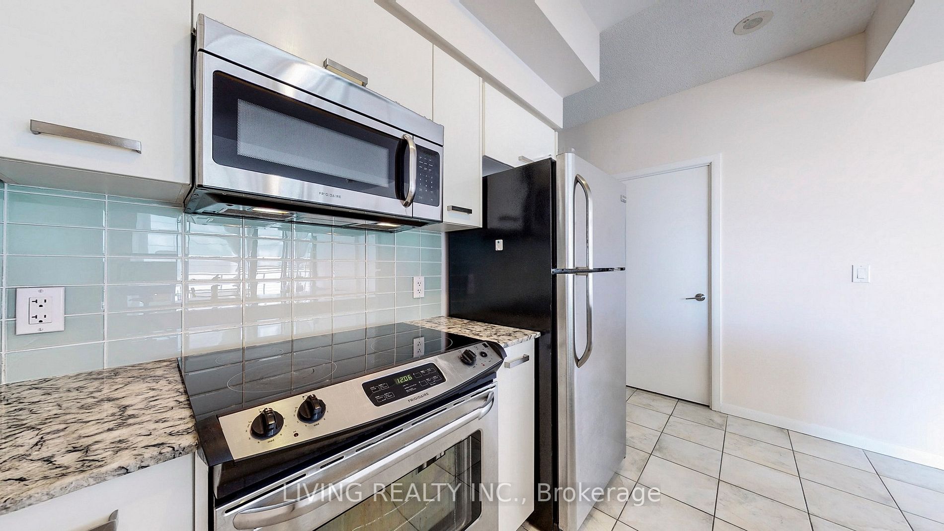 832 Bay St, #1303