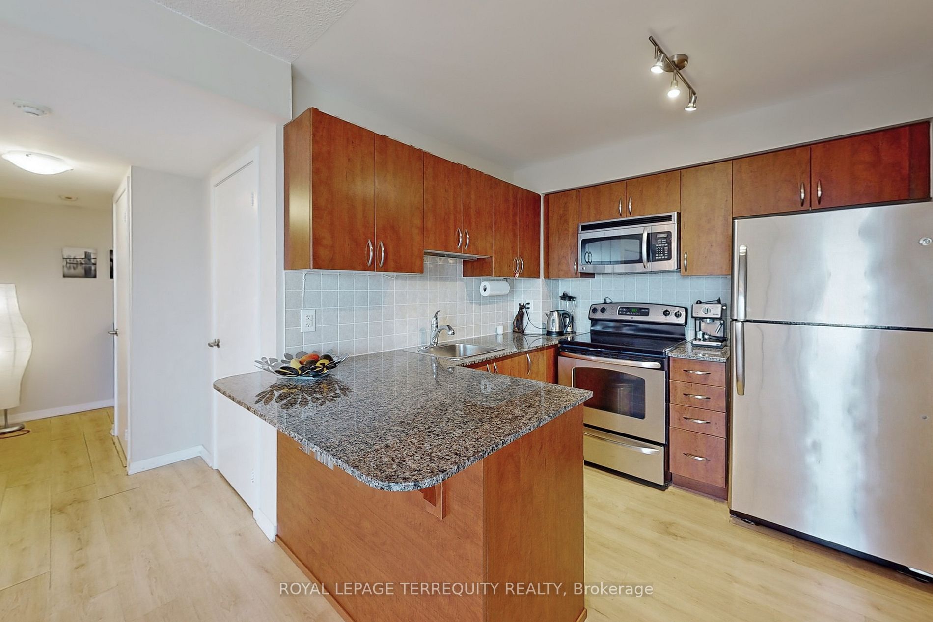 Listing C6756178 - Large Photo # 9